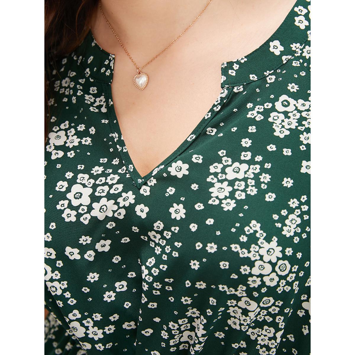 Plus Size Floral Print Raglan Sleeve Pocket Drawstring Ruffles Dress ArmyGreen Women Elegant Drawstring V-neck Short sleeve Curvy Midi Dress BloomChic 28/5X Product Image