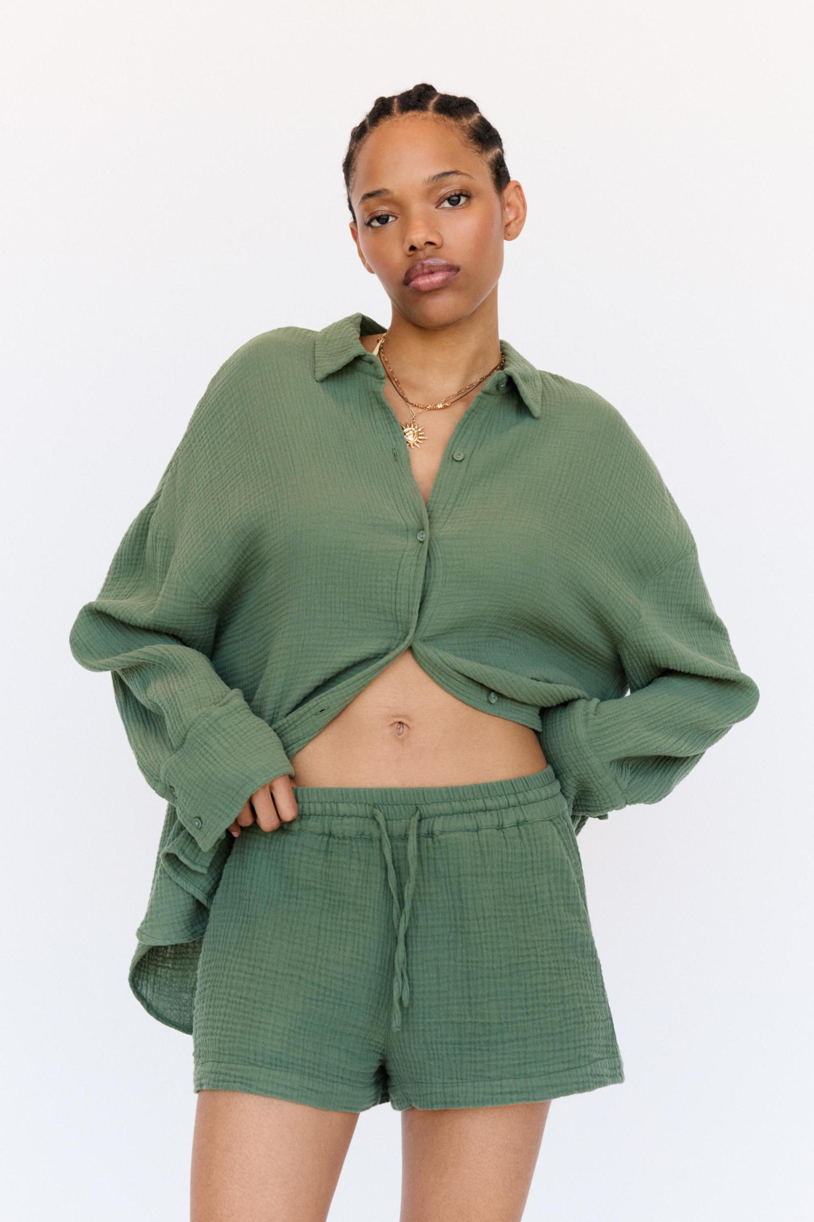 Textured oversize shorts Product Image