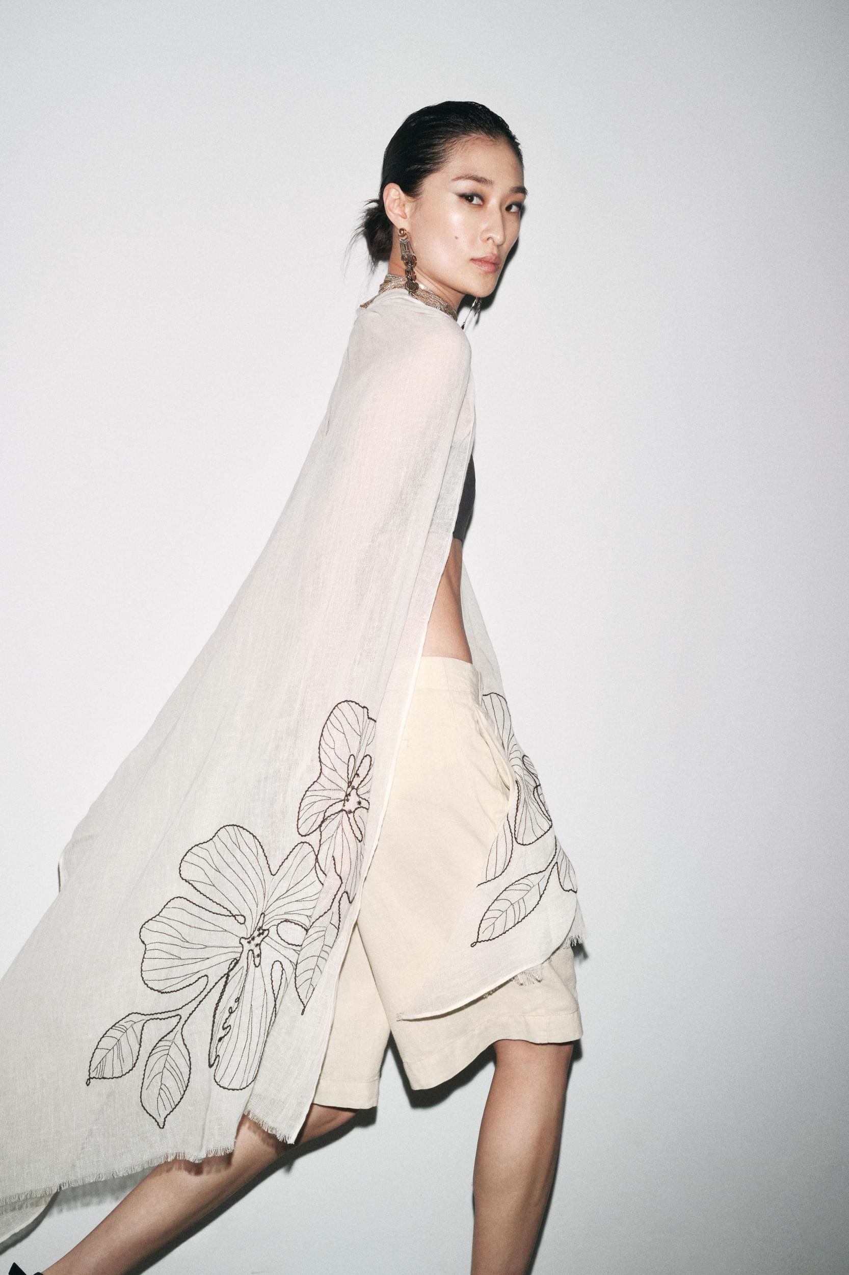 EMBROIDERED FLORAL COTTON SCARF Product Image