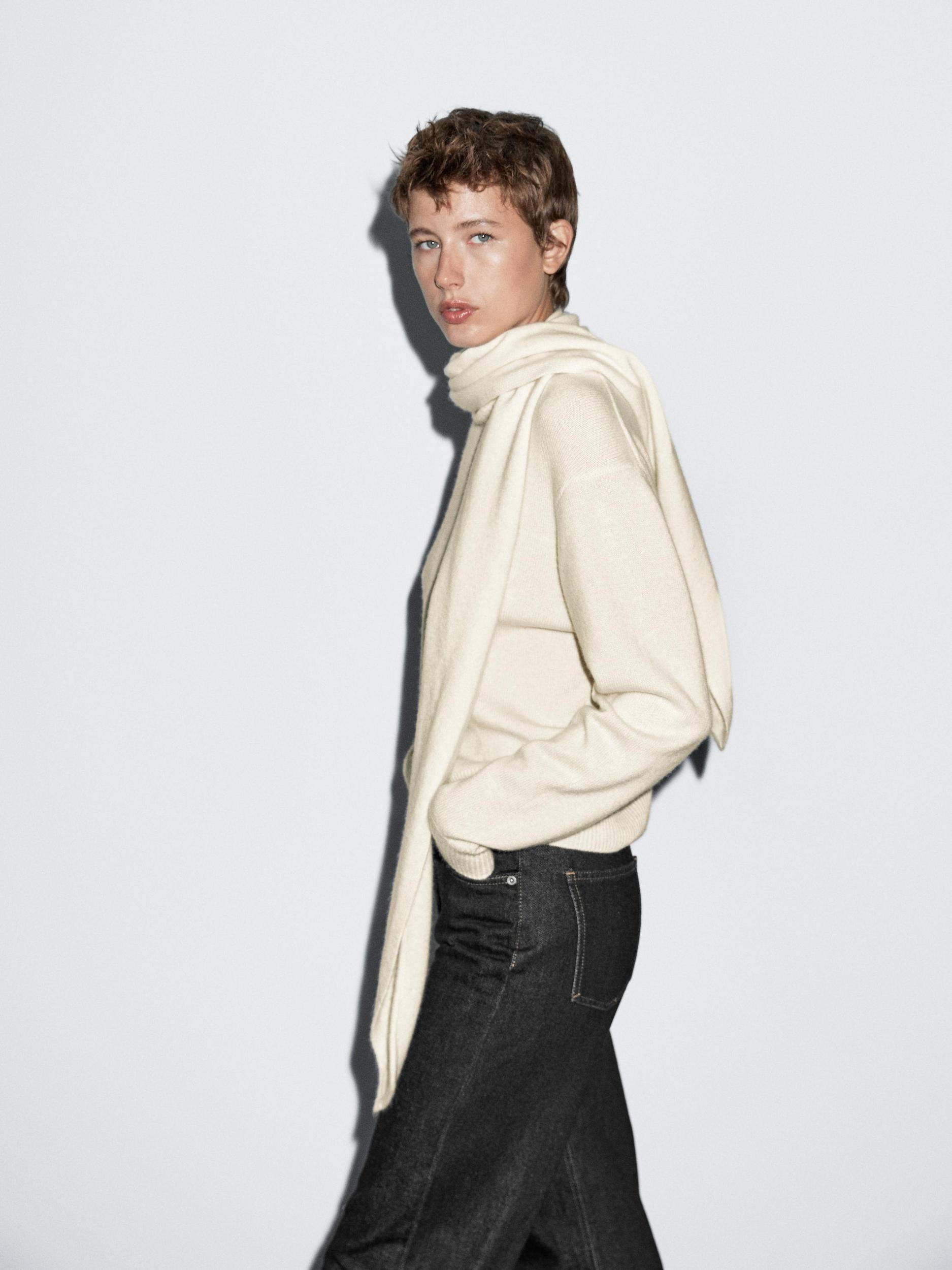 100% cashmere scarf neck sweater Product Image