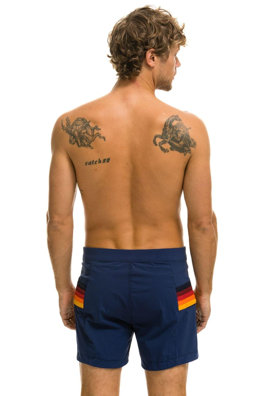 MEN'S HORIZONTAL 5 STRIPE FLEX SHORTS - NAVY Male Product Image