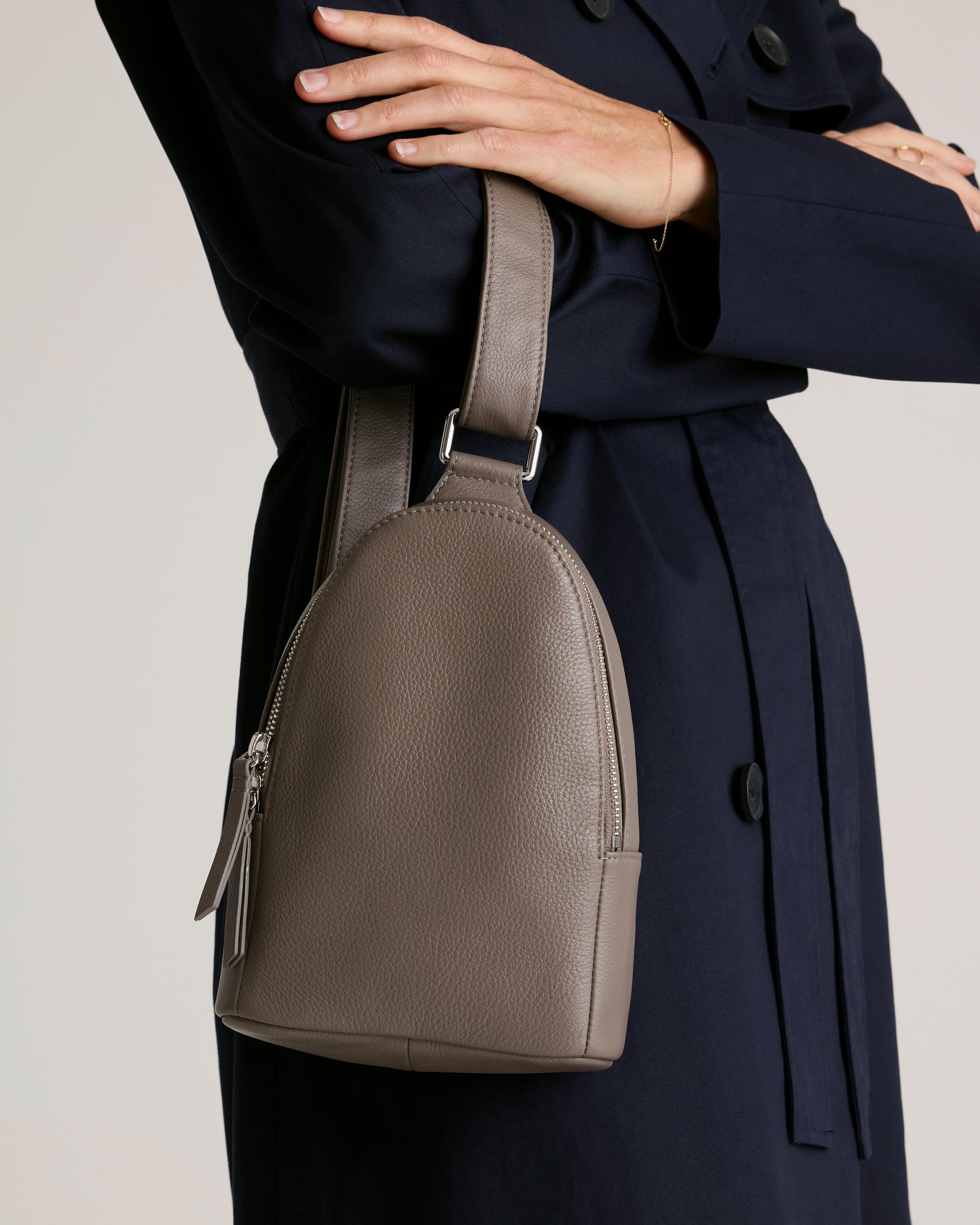 Quince | Women's Italian Leather Sling Pack Product Image