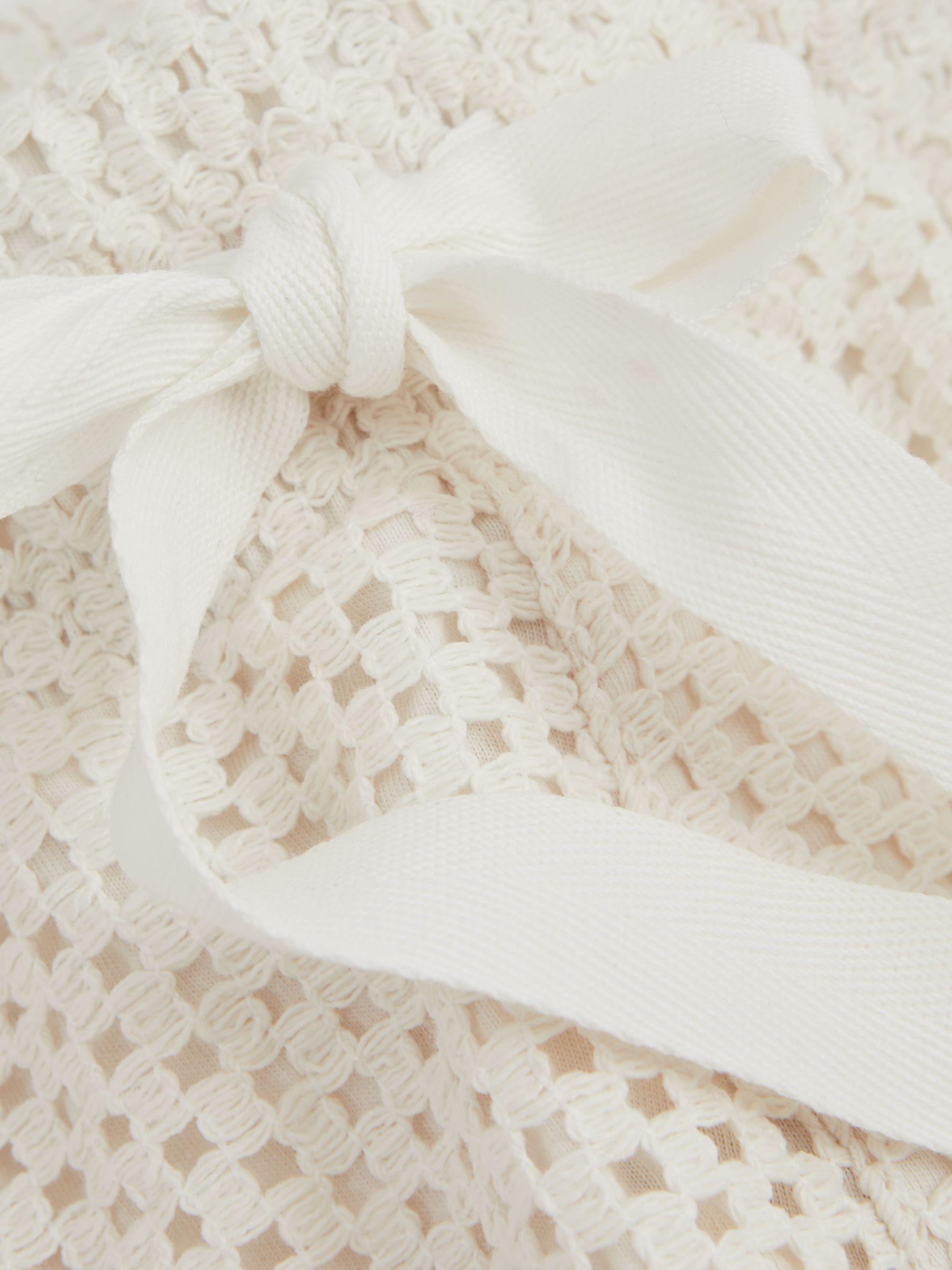 Palma Ecru Ché Crochet Contrast Trim Drawstring Shorts Product Image