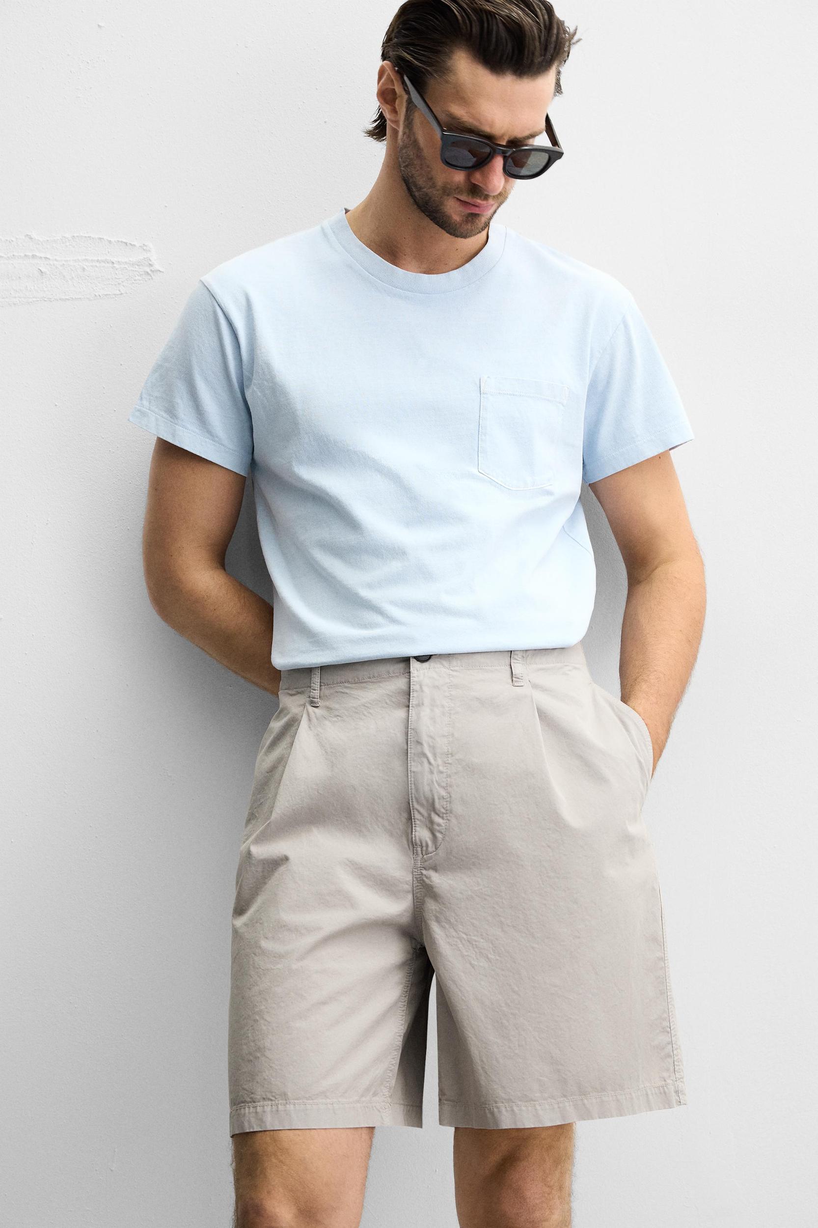 RELAXED FIT CRINKLED SHORTS Product Image