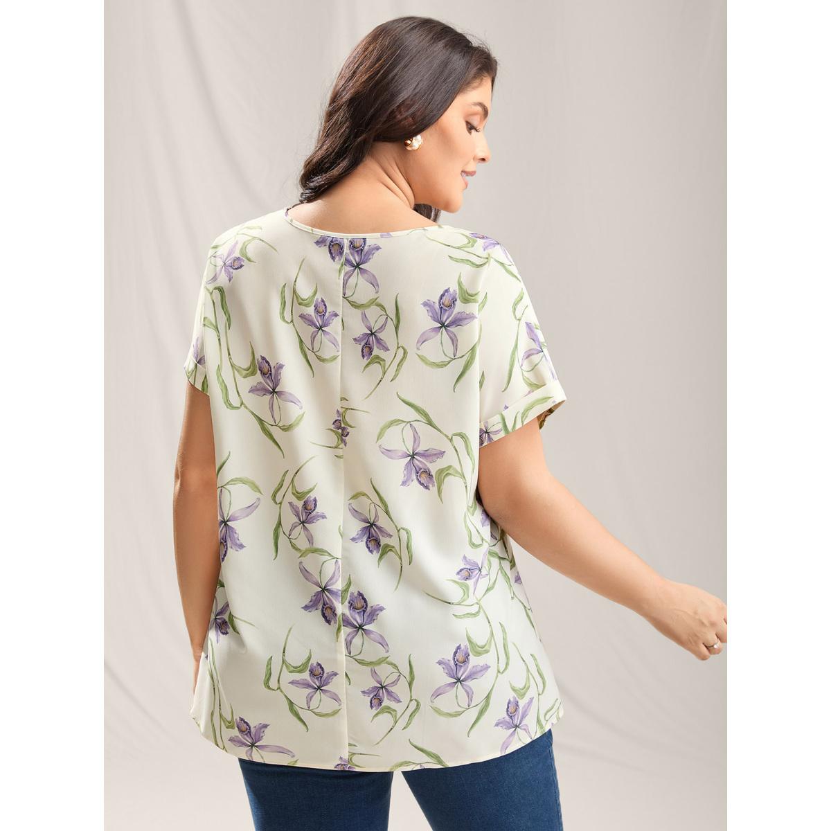 Plus Size Beige Large Flower Print Curved Hem Blouse Women Short sleeve V-neck Everyday-Elegant Blouses BloomChic 14-16/1X Product Image