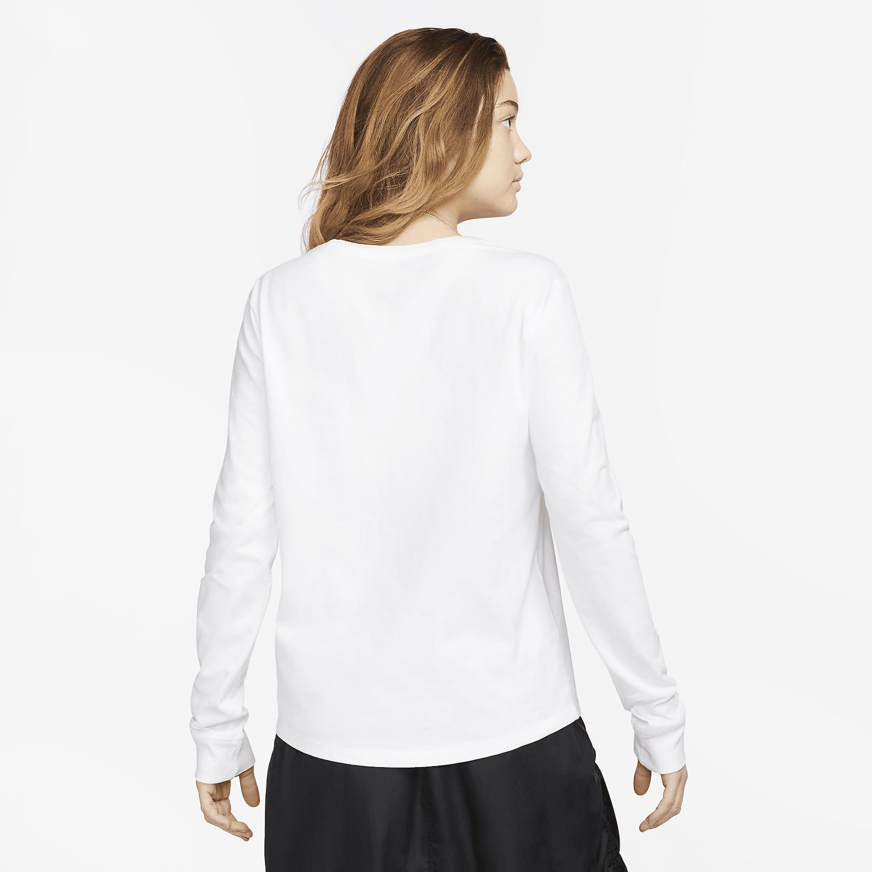 Nike Sportswear Essentials Women's Long-Sleeve Logo T-Shirt Product Image