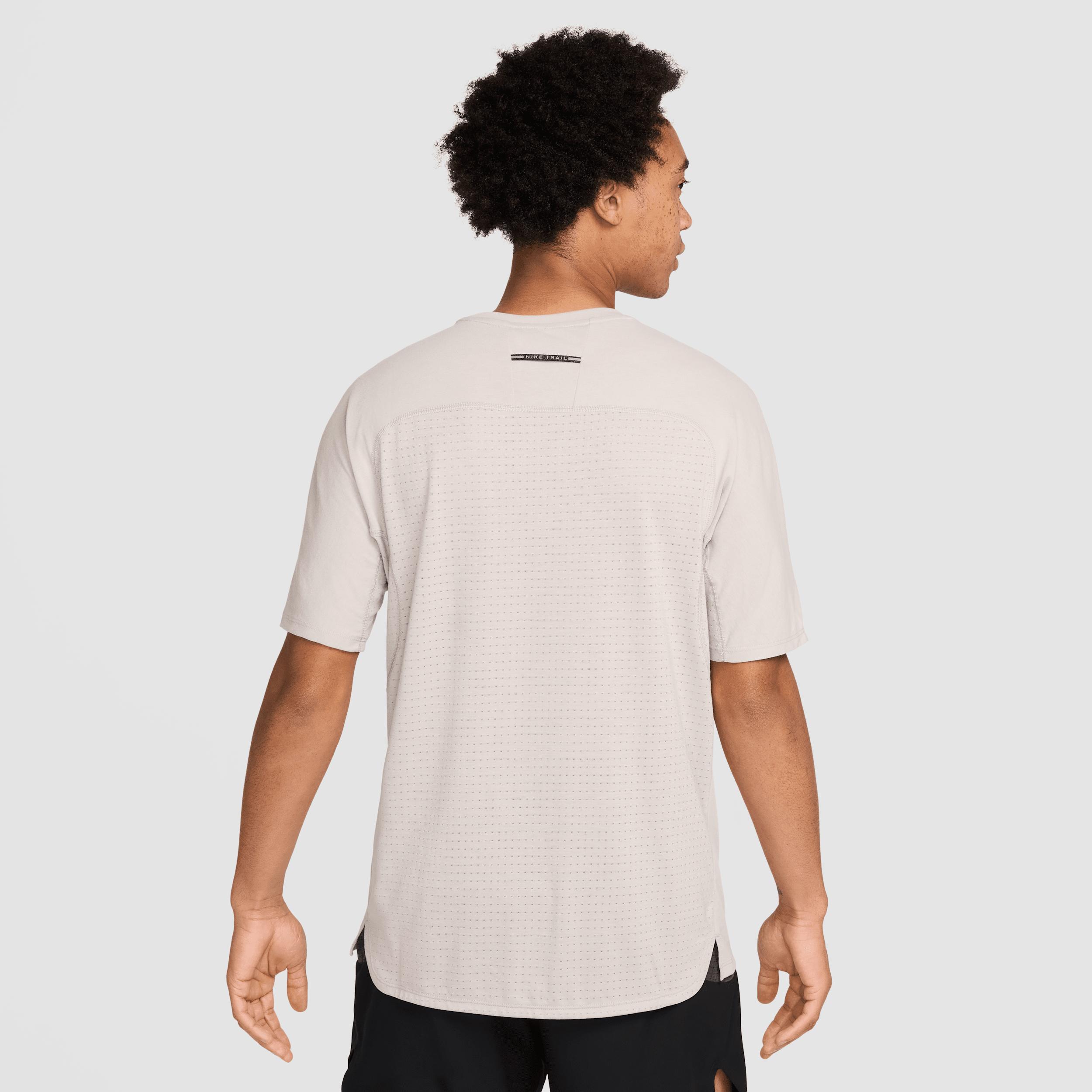 Nike Men's Solar Chase Dri-FIT ADV Short-Sleeve Running Top Product Image