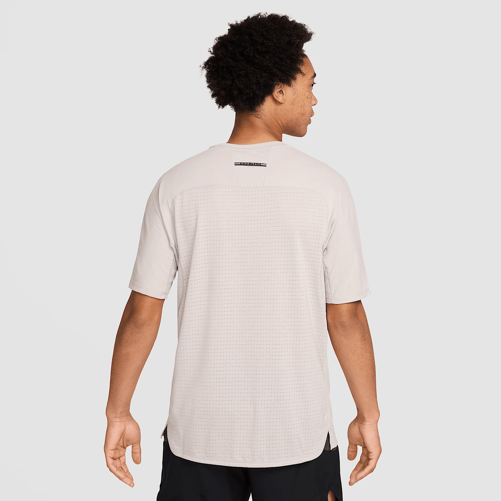 Nike Men's Solar Chase Dri-FIT ADV Short-Sleeve Running Top Product Image