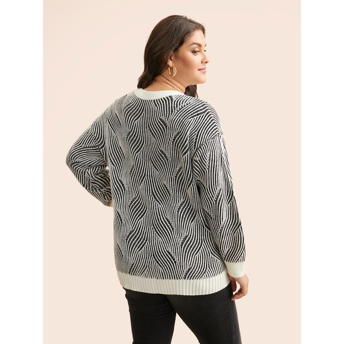 Plus Size Texture Contrast Round Neck Pullover Black Women Casual Loose Long Sleeve Round Neck Everyday Pullovers BloomChic 12/L Product Image