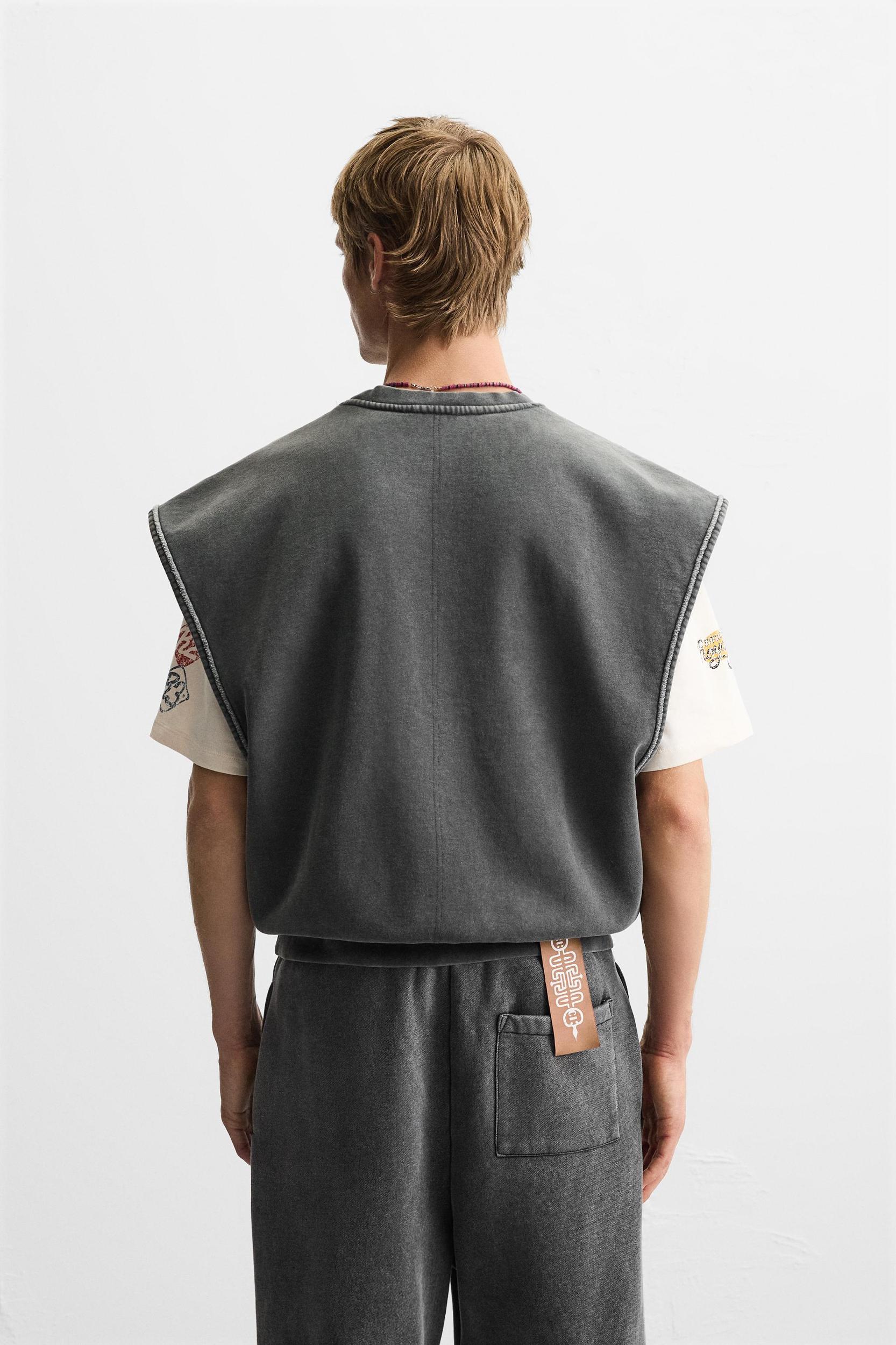 WASHED FLEECE VEST Product Image