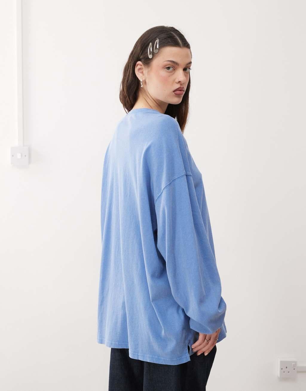 Weekday Lindy super oversized long sleeve t-shirt in blue Product Image