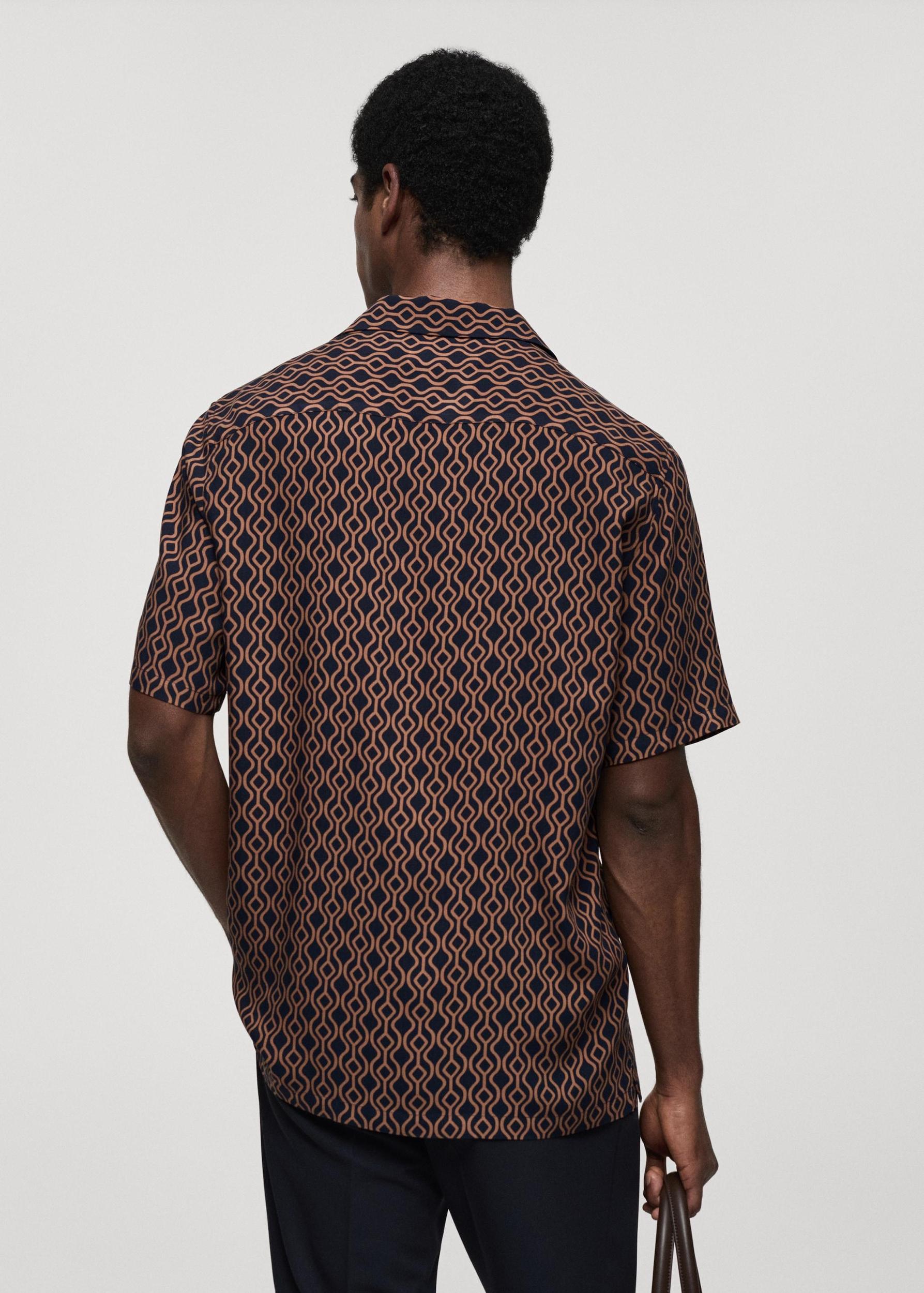 Printed fluid regular-fit shirt - Men | MANGO USA Product Image