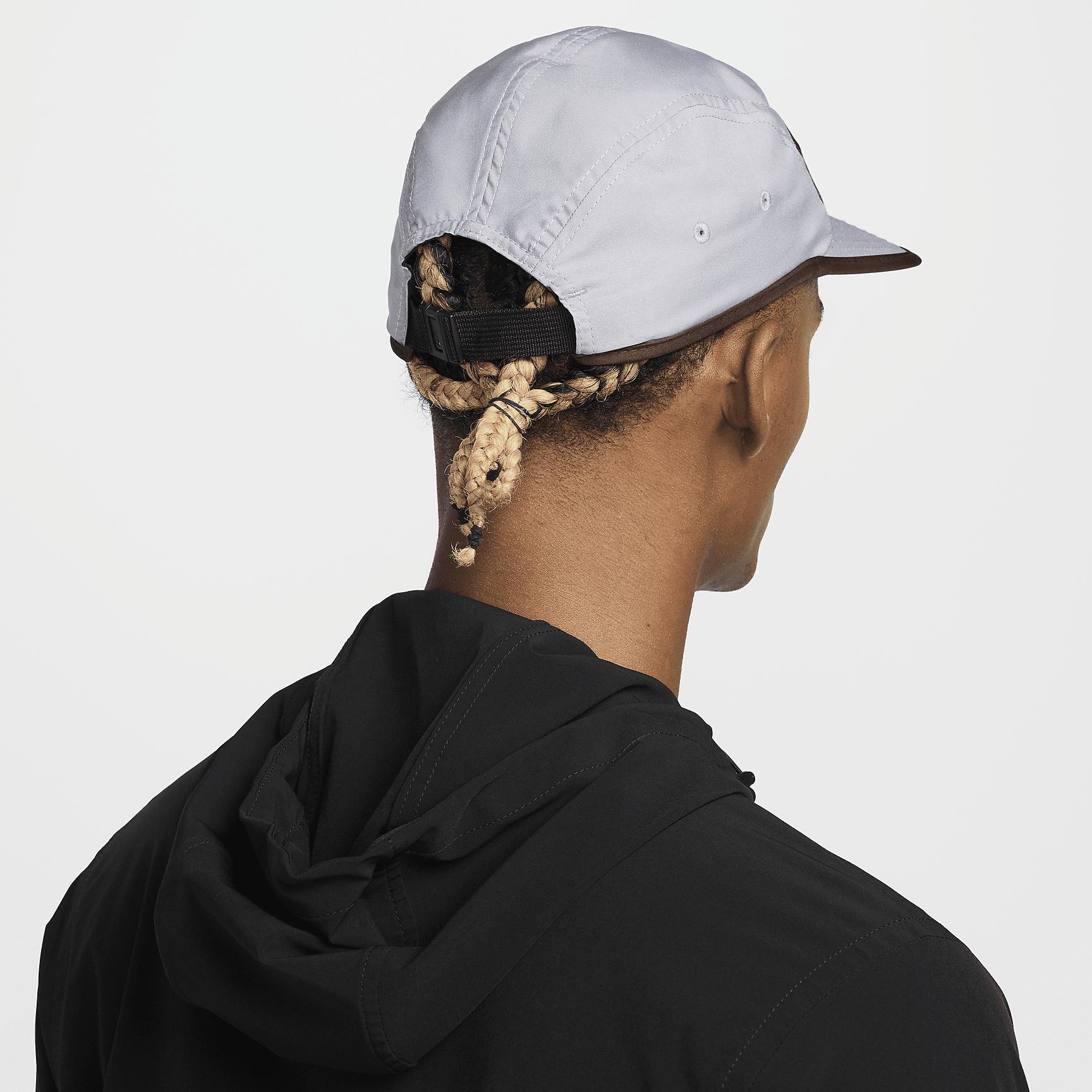Nike Dri-FIT Fly Unstructured Swoosh Cap Product Image