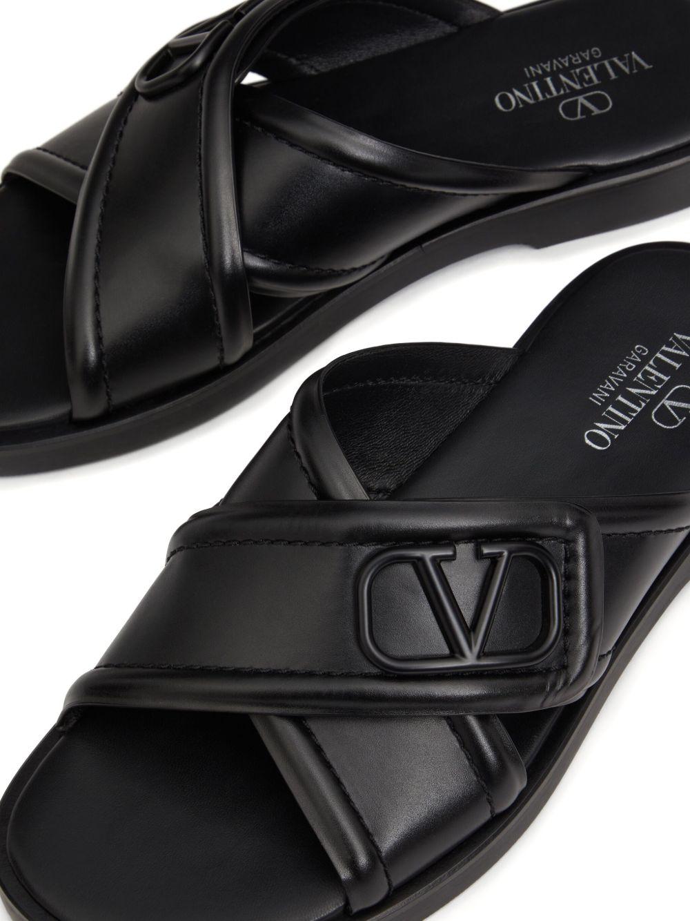 VLogo Signature leather sandals Product Image