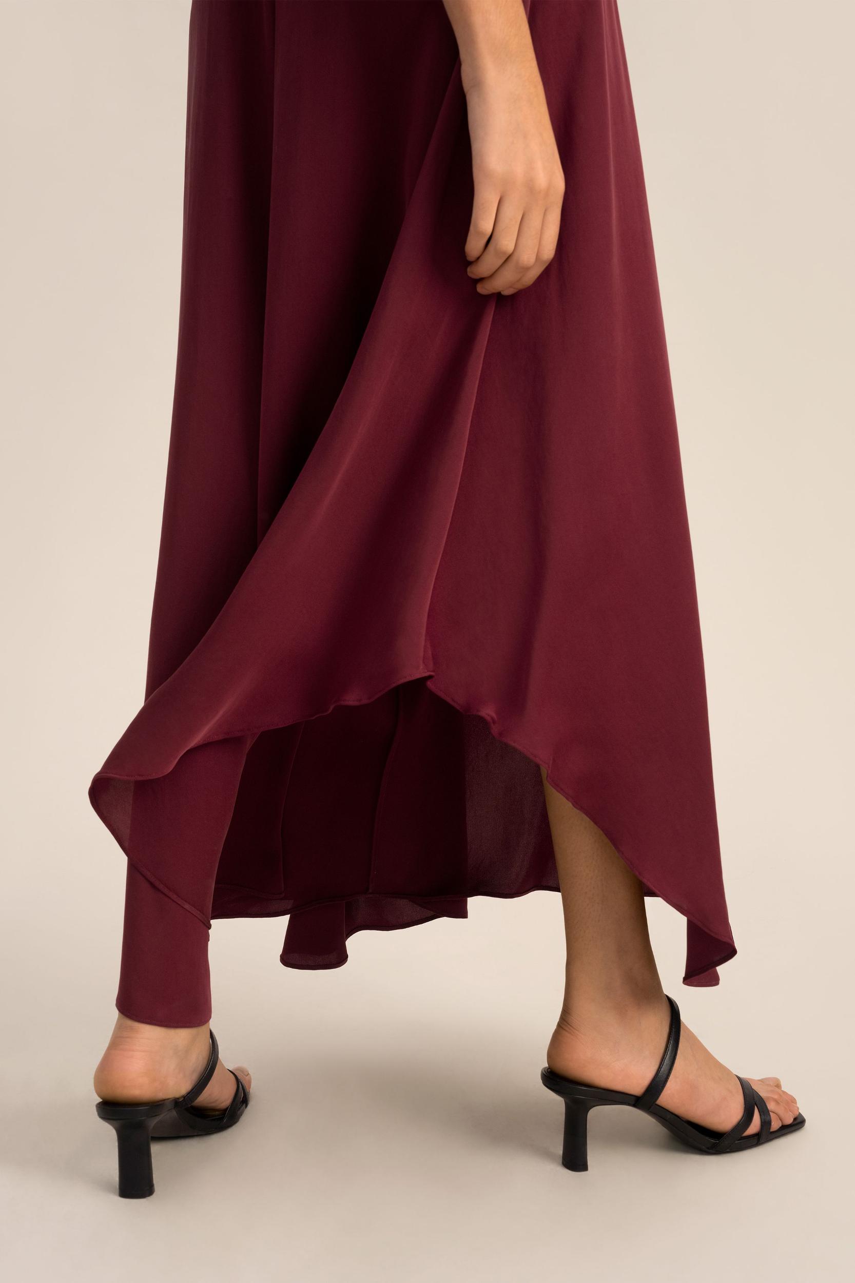 Wide-Legged Silk Fig Pants Product Image