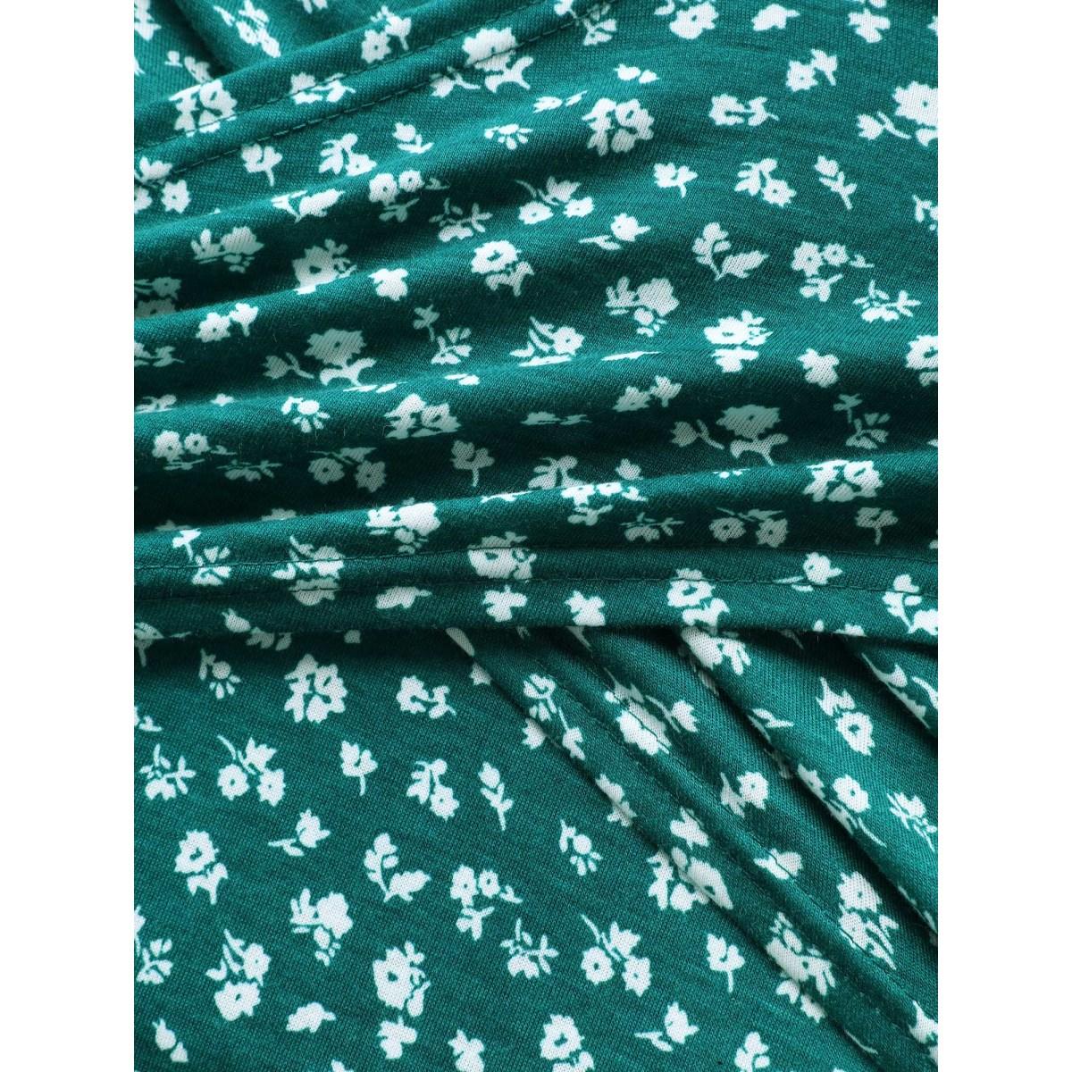 Plus Size Ditsy Floral Print Knit Pockets Midi Dress Emerald Women Leisure Heart neckline Sleeveless Curvy BloomChic 26/4X Product Image