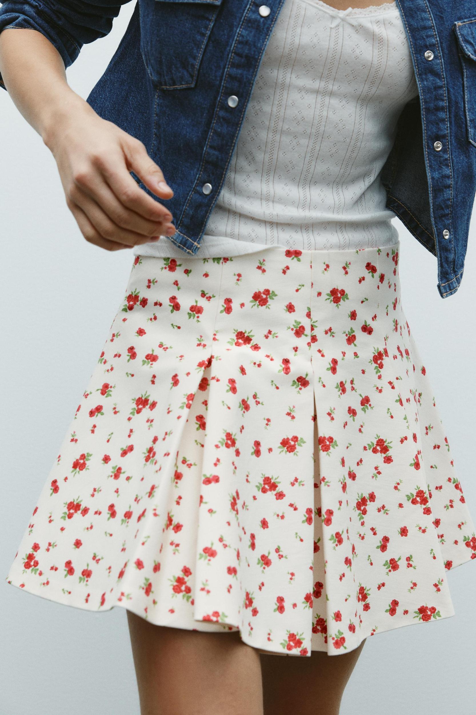 FLORAL BOX PLEAT MINI SKIRT Product Image