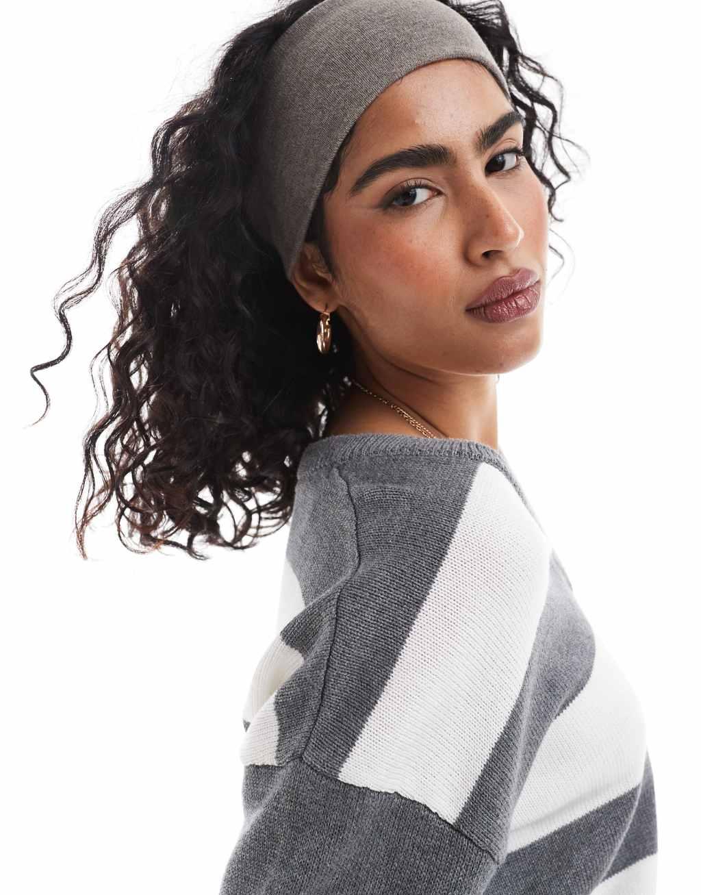 Cotton On V-neck preppy sweater in gray and white stripe Product Image