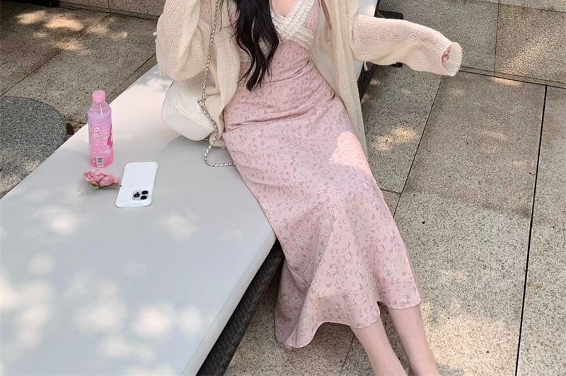 V-Neck Spaghetti Strap Floral Print Ruffle Trim Midi A-Line Dress / Plain Light Cardigan Product Image