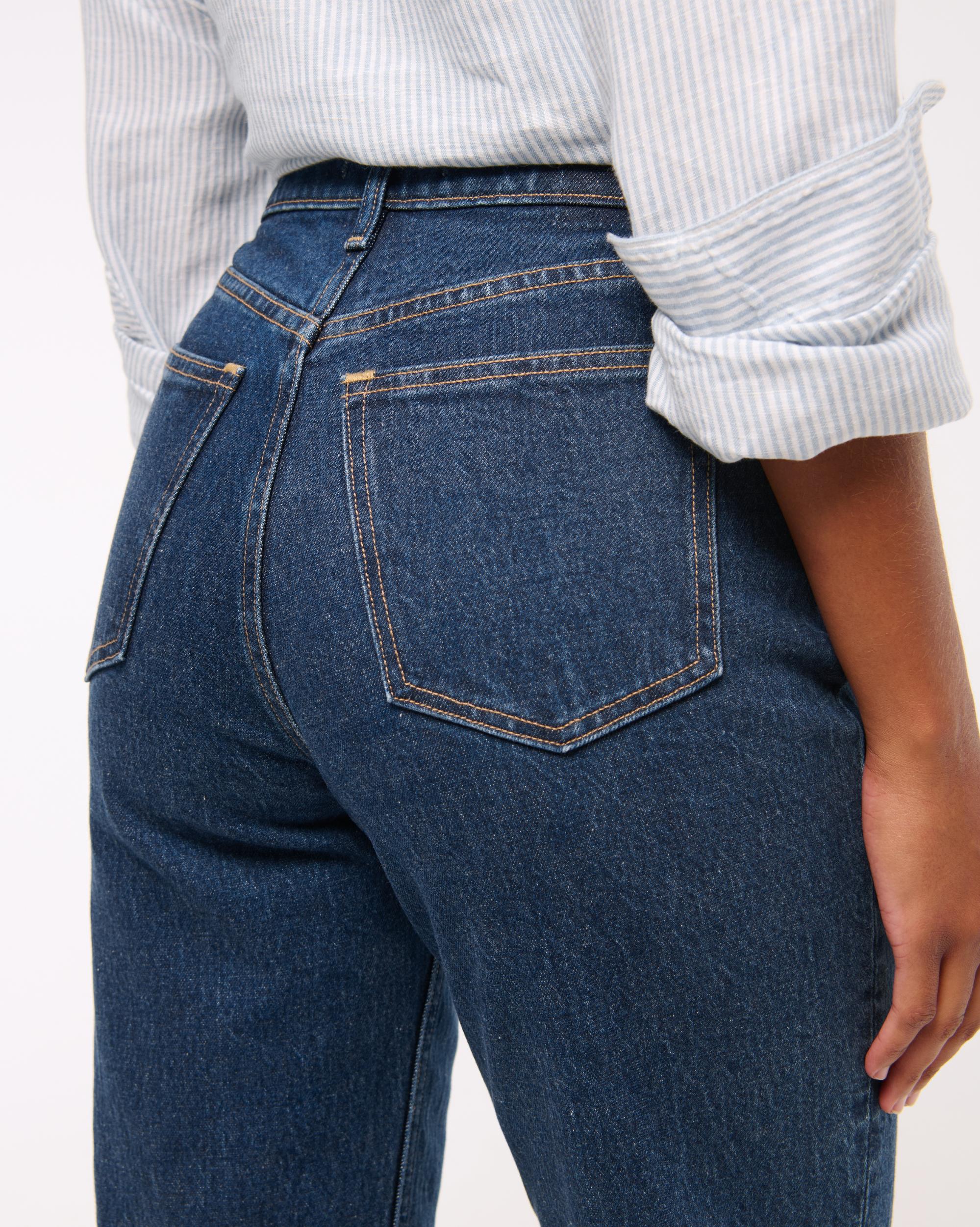 Curve Love Ultra High Rise 90s Straight Jean Product Image