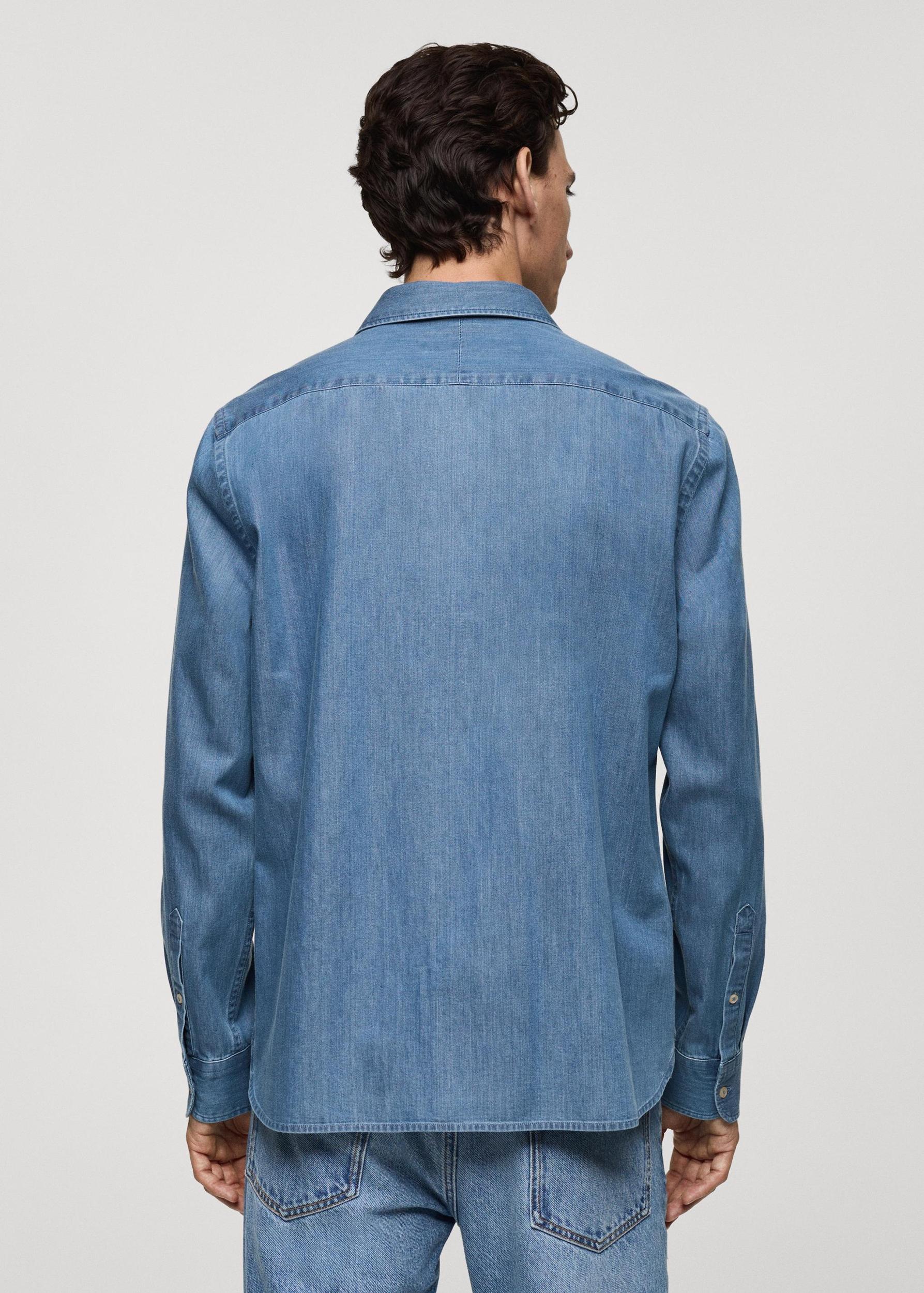 Denim overshirt with regular fit pockets - Men | MANGO USA Product Image