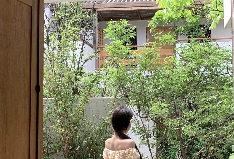 Short-Sleeve Off Shoulder Floral Crop Top / High Rise Maxi A-Line Skirt Product Image