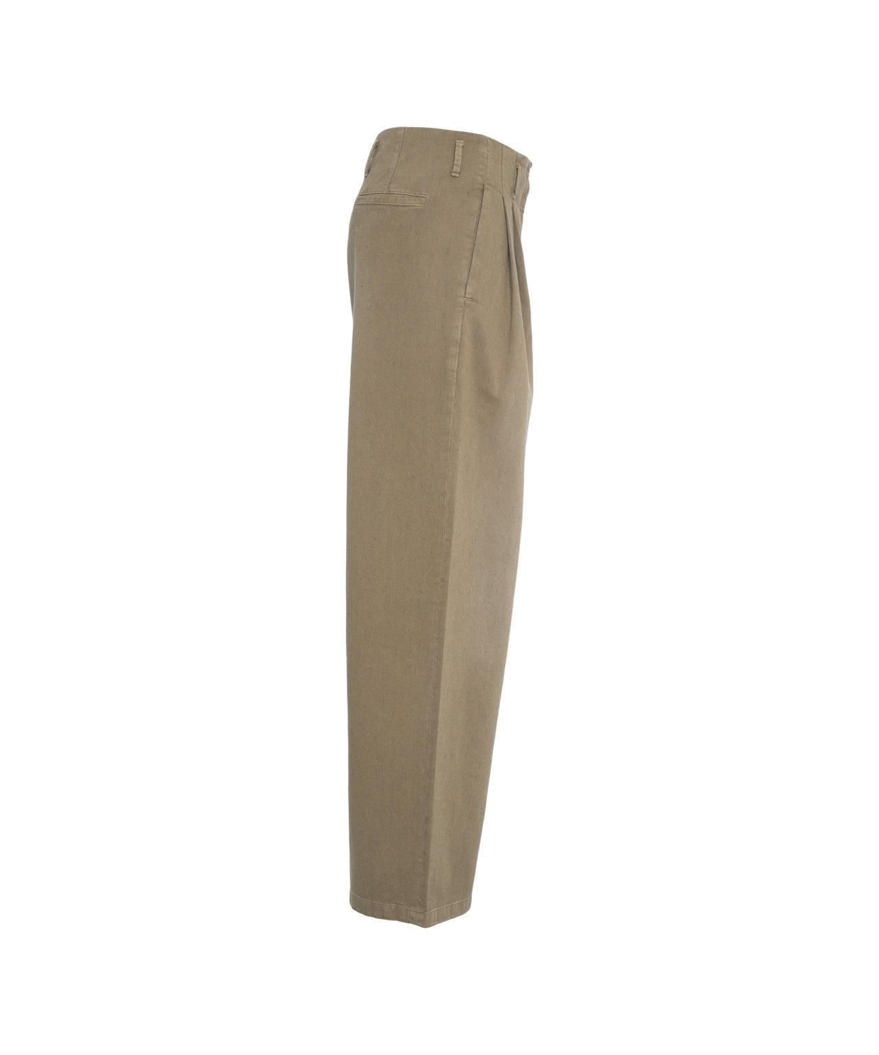 Pleated trousers Product Image