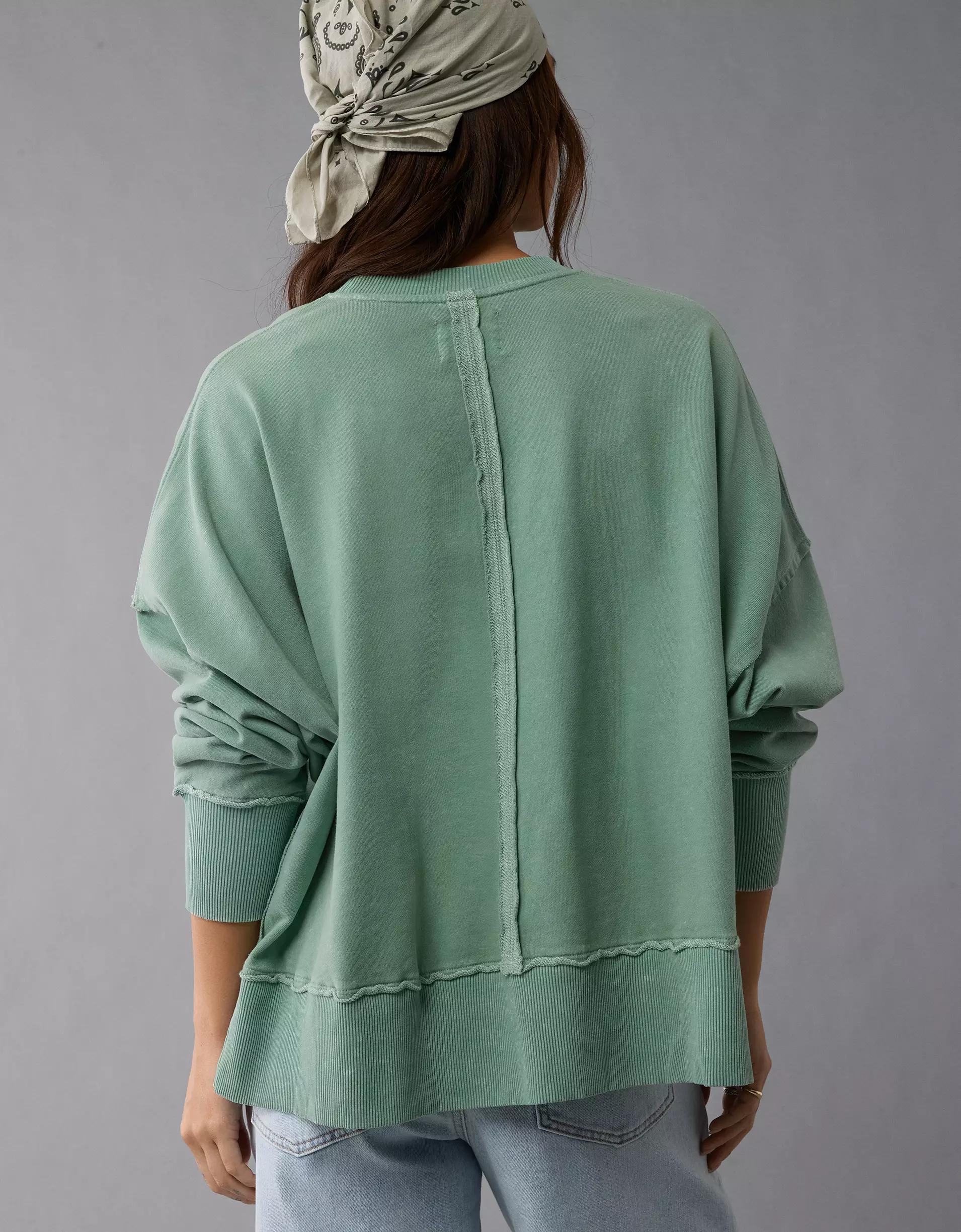 AE Big Hug Destination Graphic Crew Neck Sweatshirt Product Image