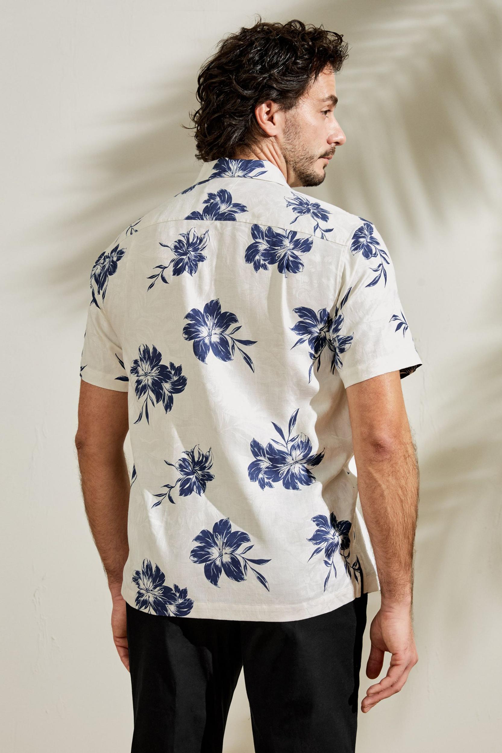 Hawaiian Cruise Lily Shirt Product Image