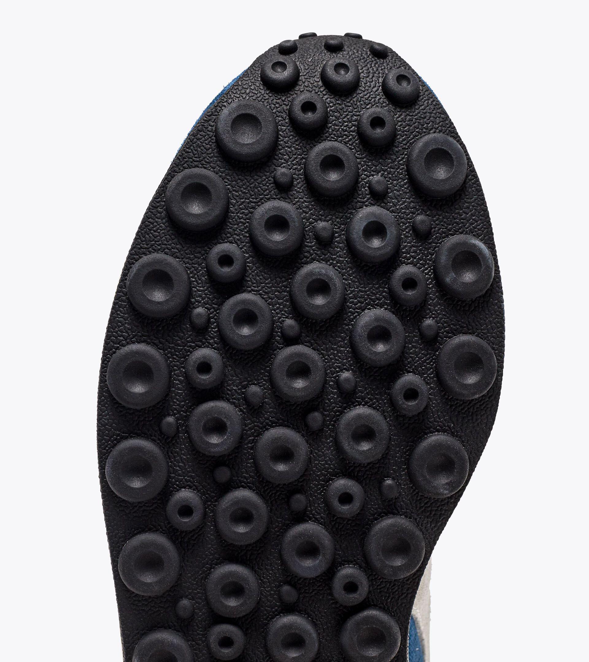 RACE SUEDE SW Product Image