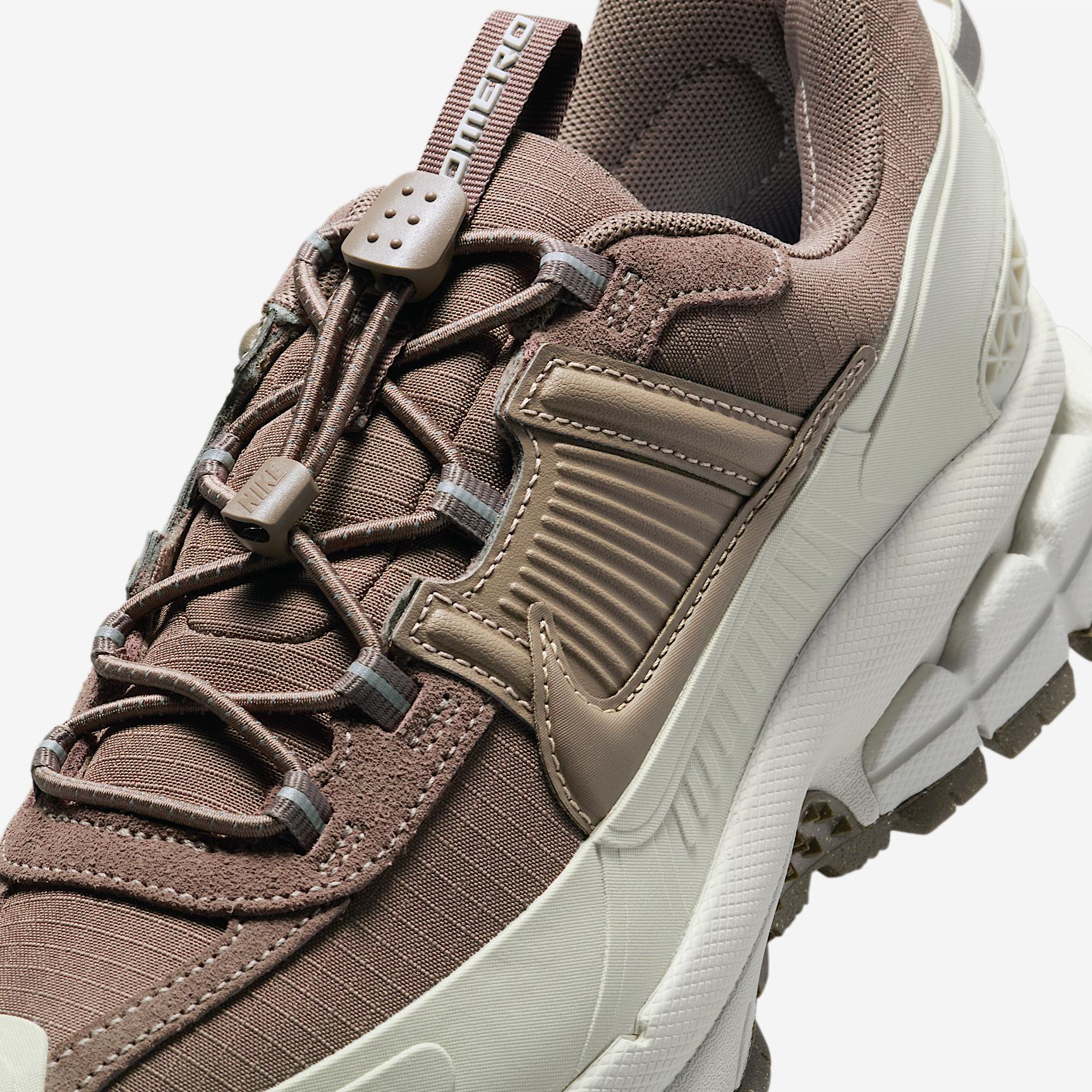 Womens Nike Zoom Vomero Roam Casual Shoes Product Image