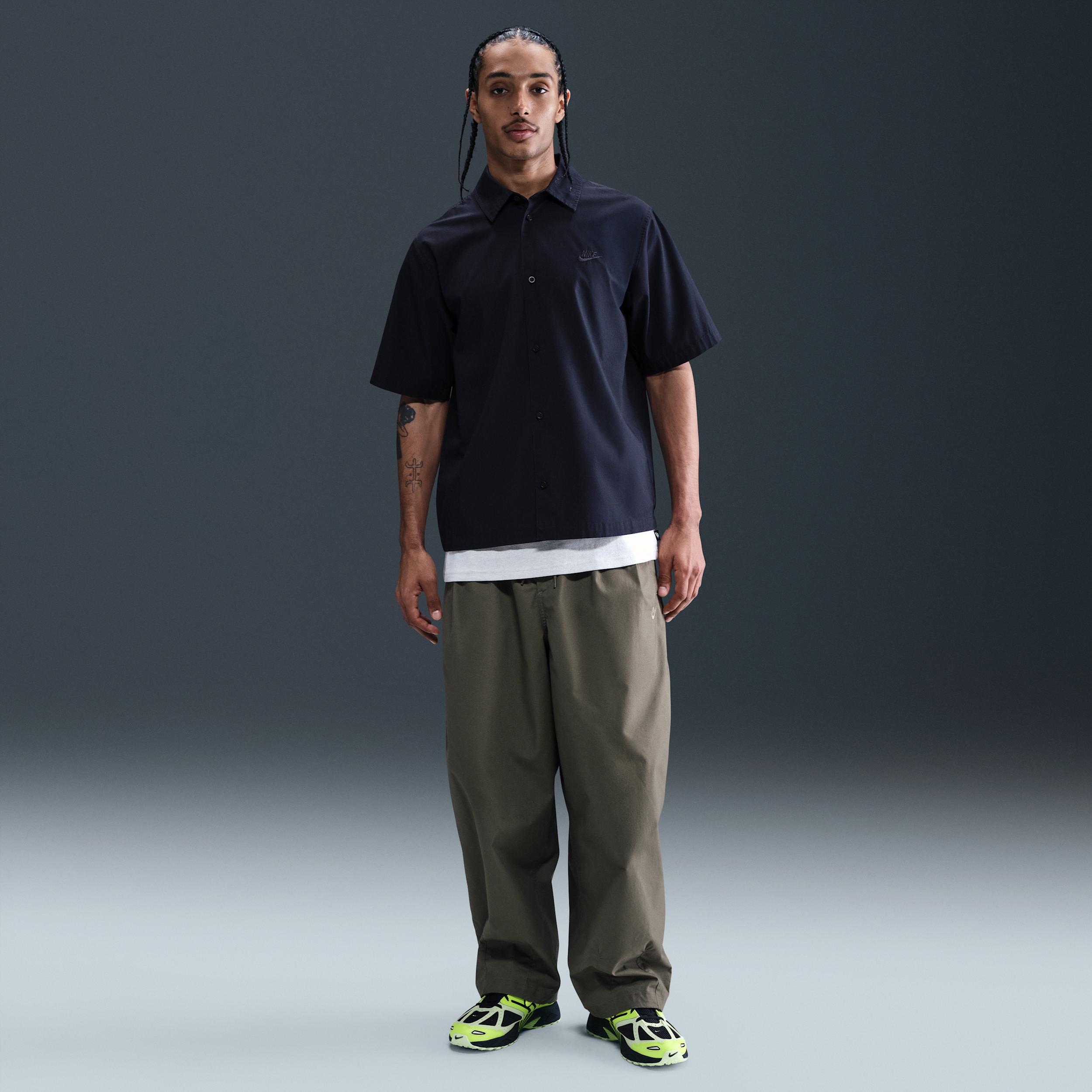 Nike Men's Club Short-Sleeve Button-Down Shirt Product Image