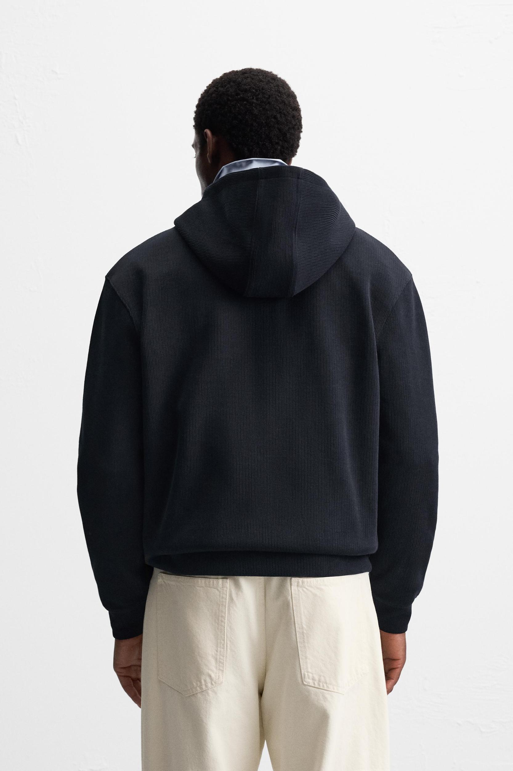 HOODED SWEATSHIRT WITH ZIP Product Image