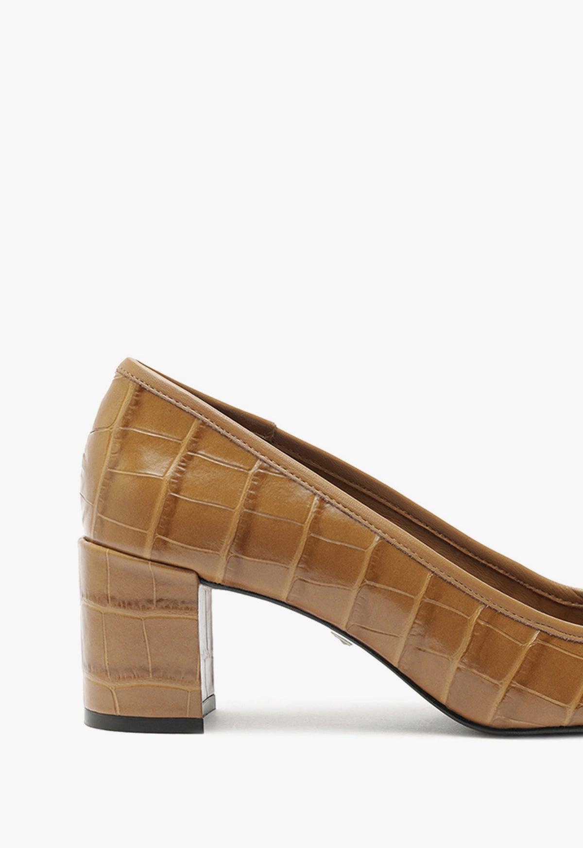 Arissa Pump Product Image