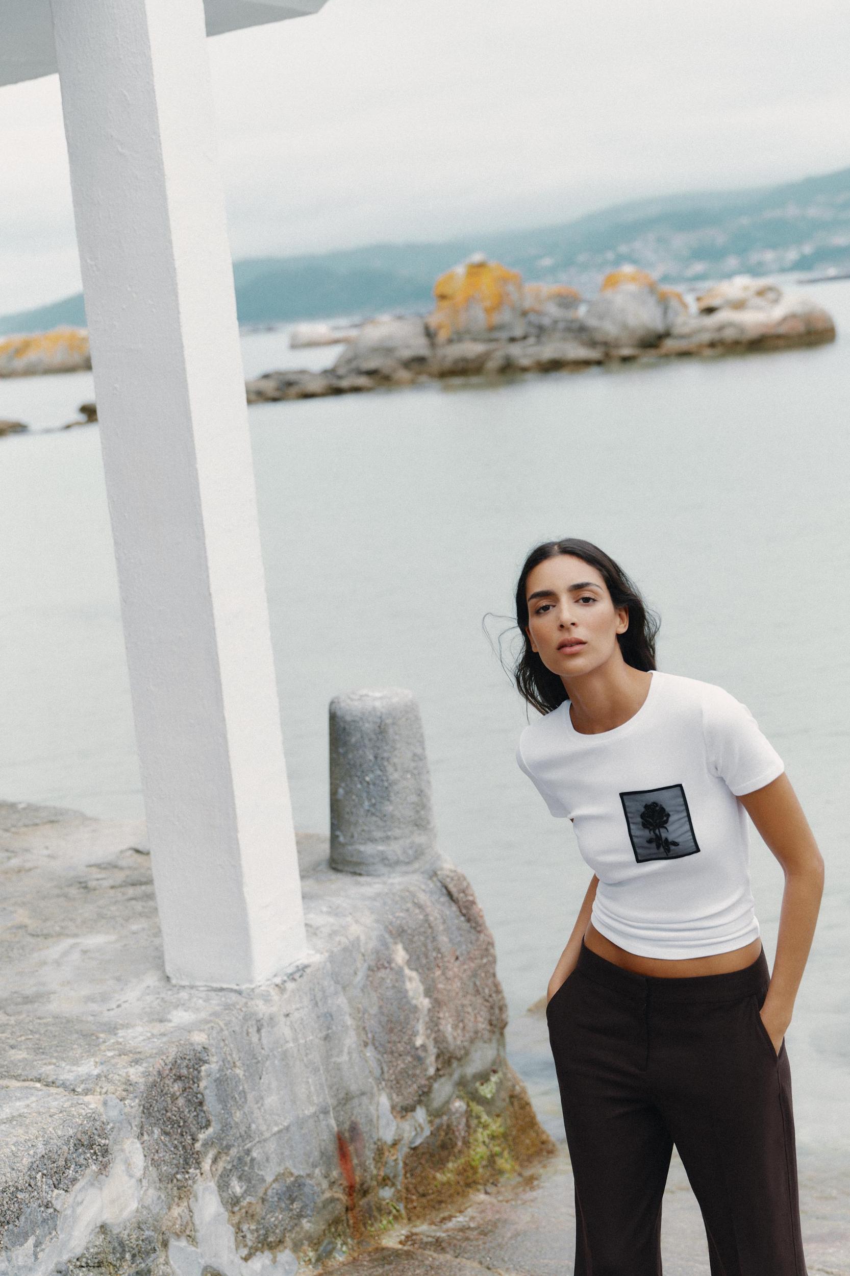 FLORAL POCKET T-SHIRT Product Image