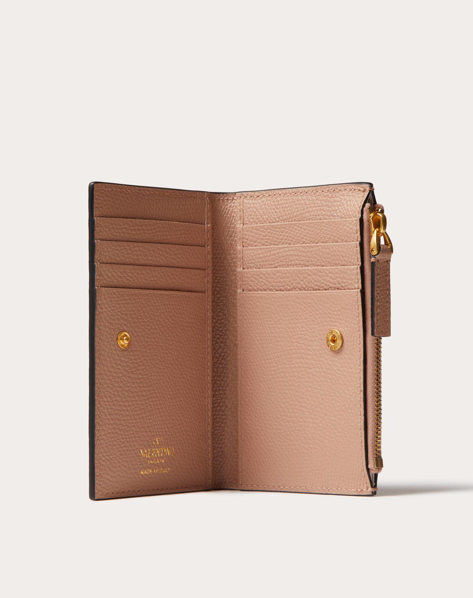 Vlogo Signature Grainy Calfskin Cardholder Wth Zipper Product Image