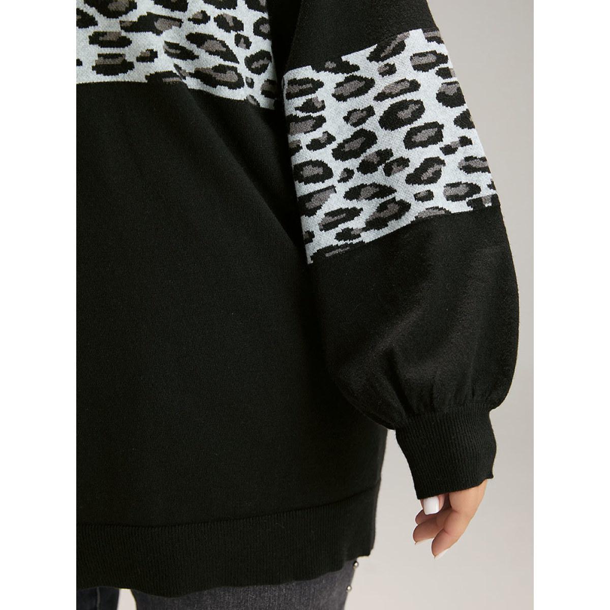 Plus Size Anti-Pilling Leopard Patchwork Crisscross Neck Pullover Black Women Casual Loose Long Sleeve V-neck Dailywear Pullovers BloomChic 26/4X Product Image