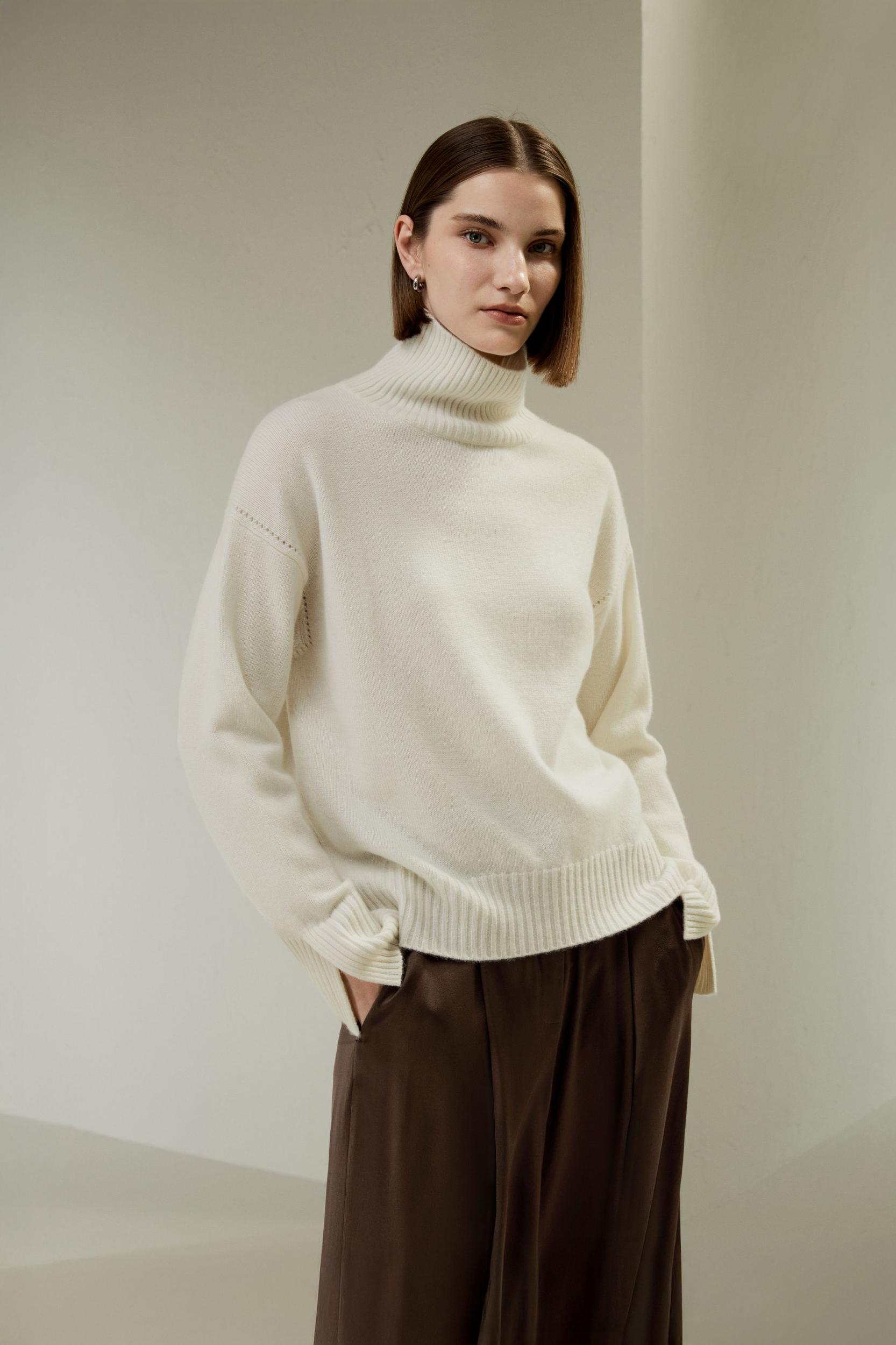 Turtleneck Relaxed-Fit Cashmere Sweater Product Image
