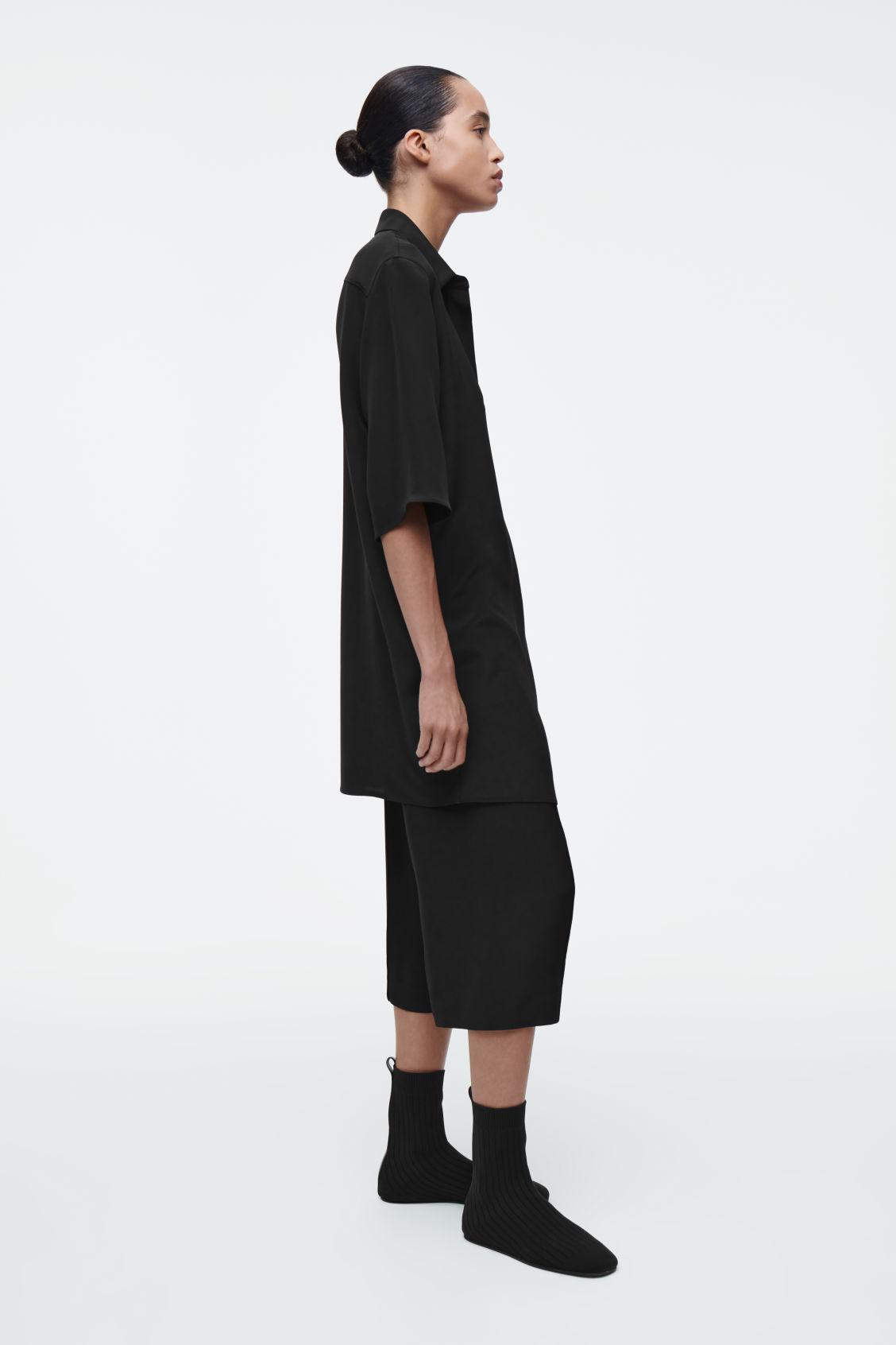 LONGLINE SILK SHIRT Product Image