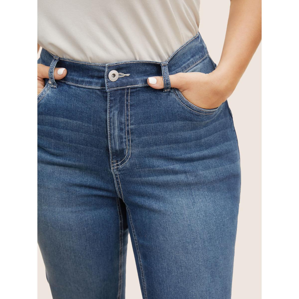 Plus Size High Stretch Slanted Pocket Slim Cropped Jeans Women Denimblue Casual Button High stretch Slanted pocket Jeans BloomChic 16/1X Product Image