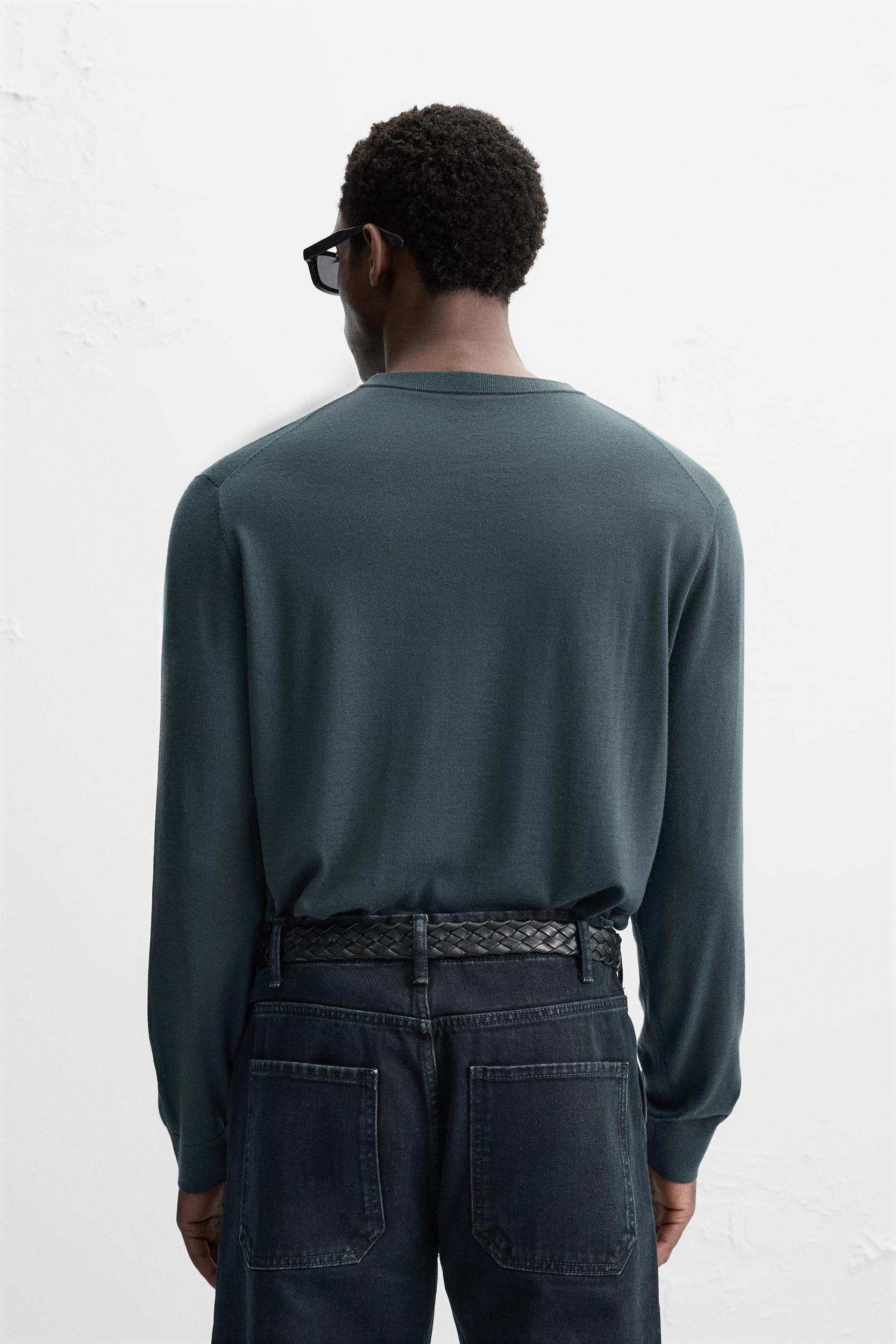 LIGHTWEIGHT 100% WOOL SWEATER Product Image