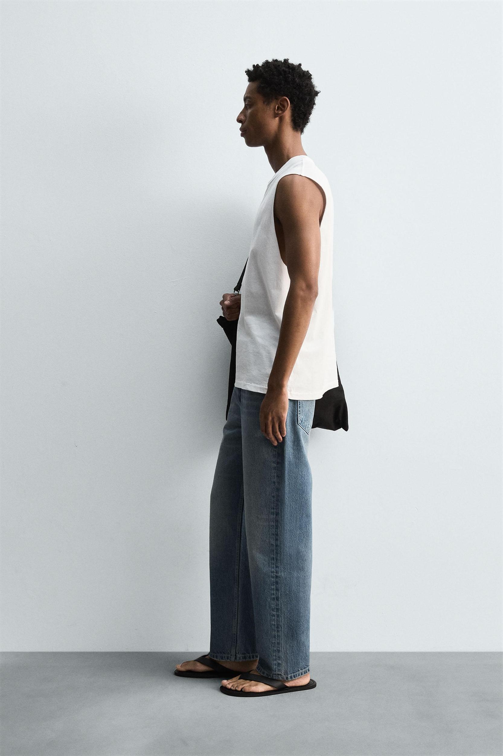 LIGHTWEIGHT TANK T-SHIRT Product Image