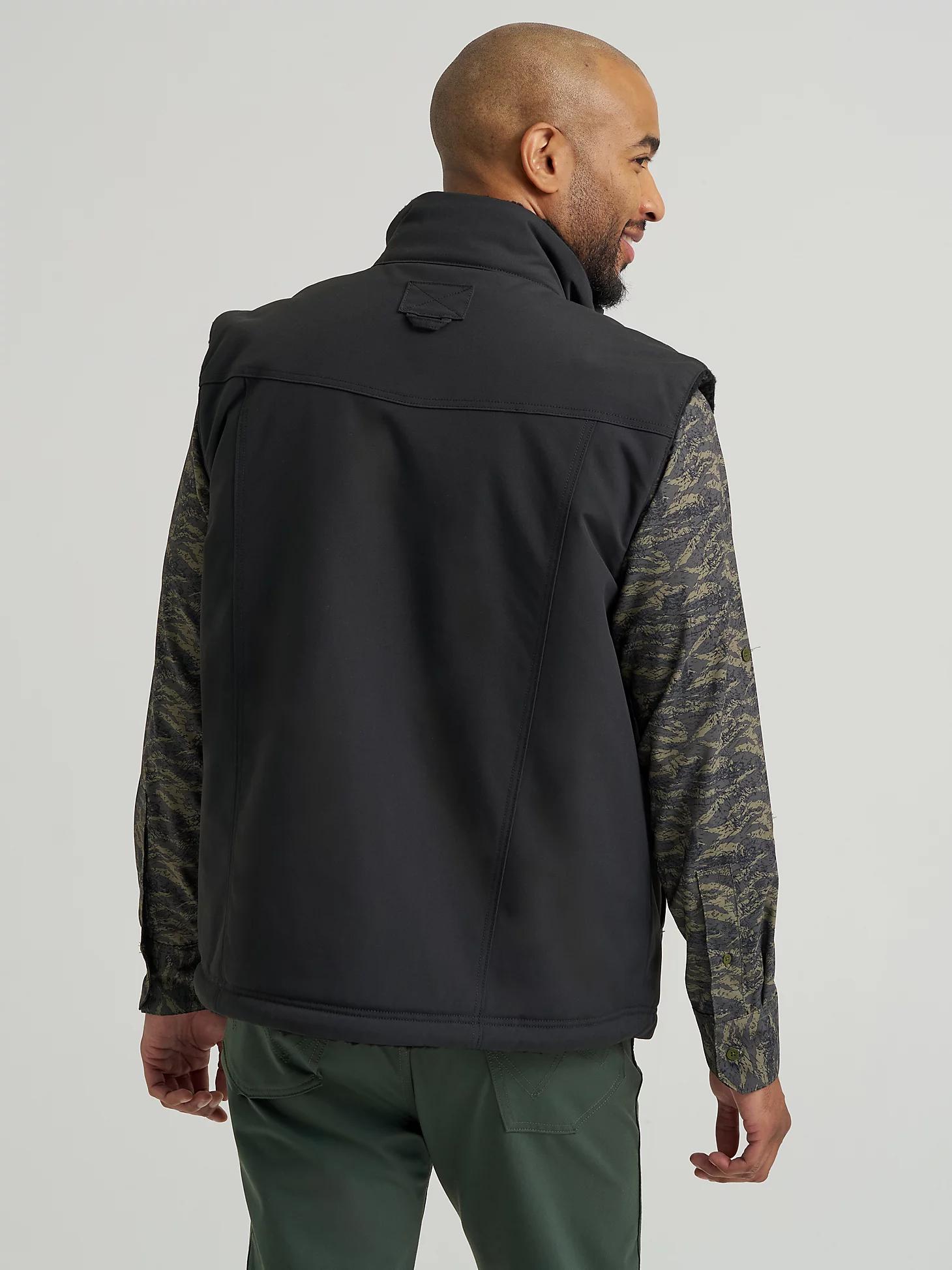 Wrangler All Terrain Gear Men's Tech Range Reversible Vest in Jet Product Image