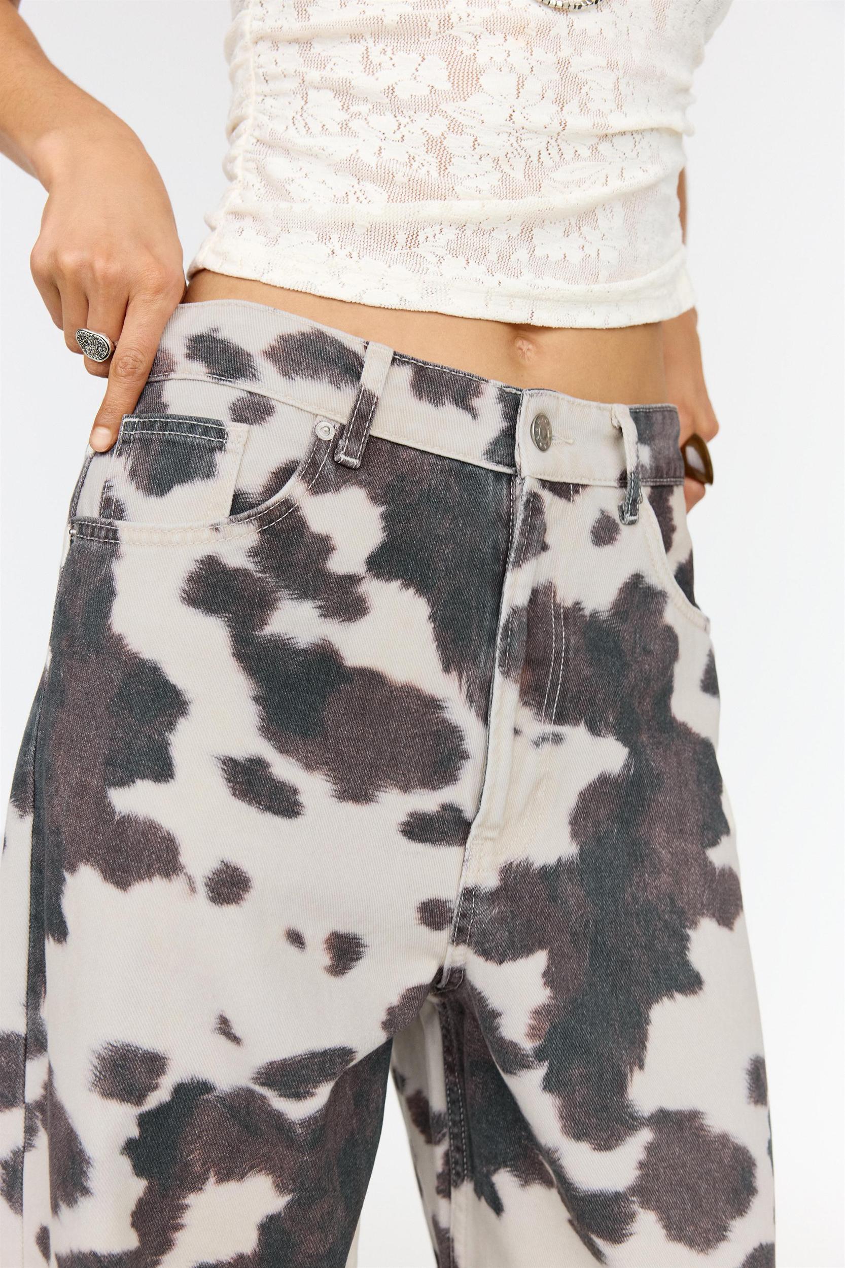 Cow baggy jeans Product Image