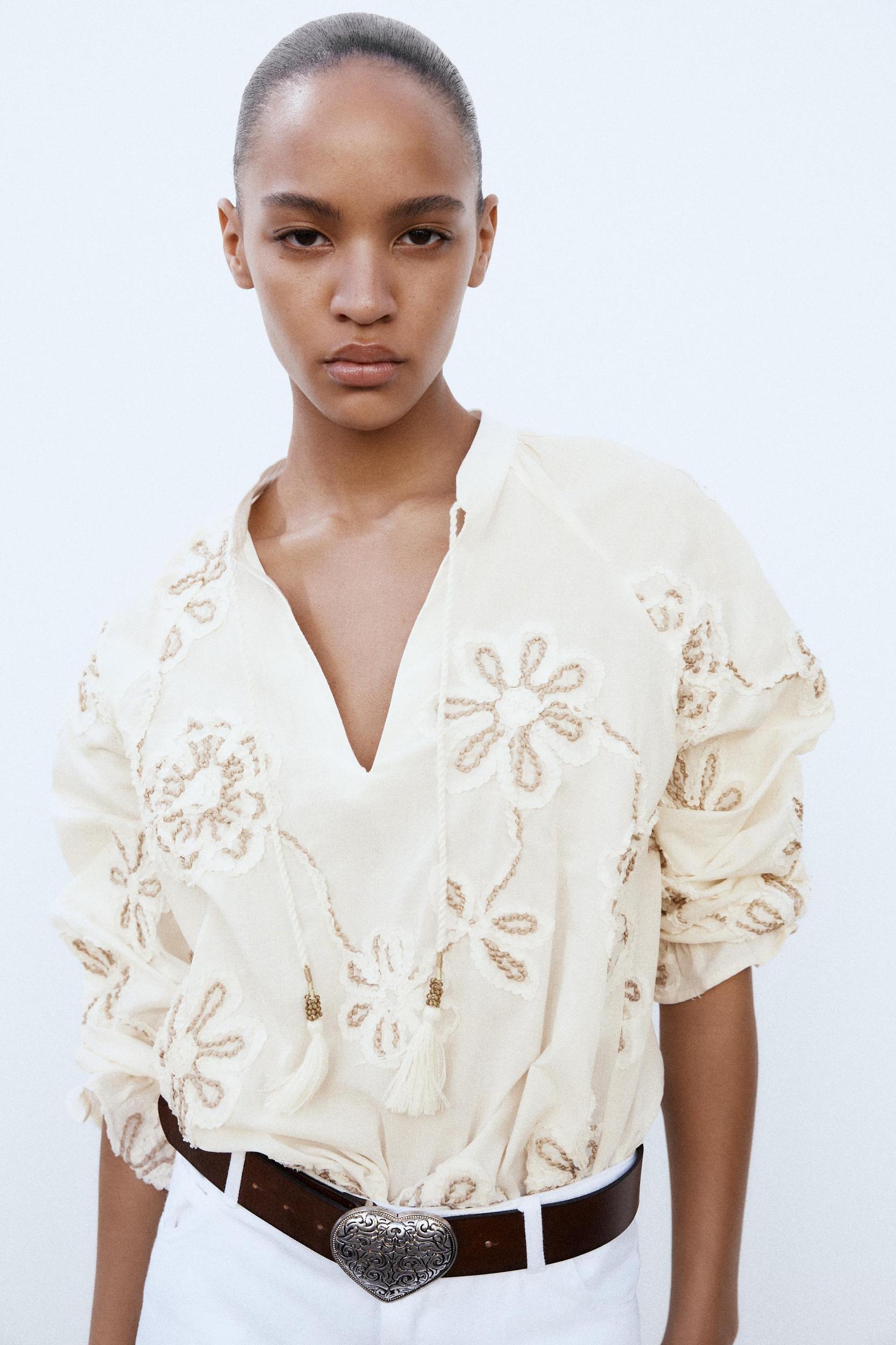 FLORAL EMBROIDERED BLOUSE Product Image