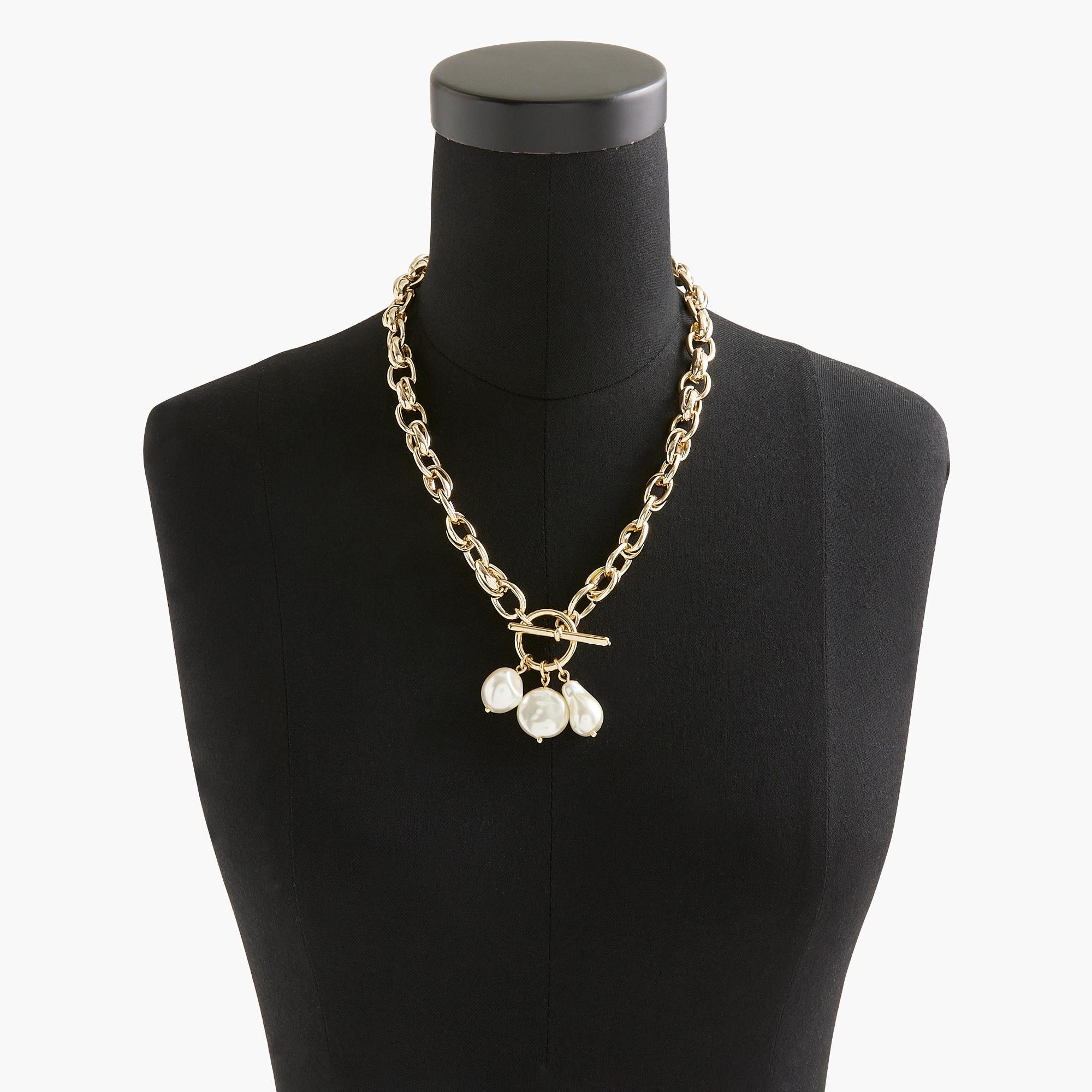 Pearl pendant statement necklace Product Image