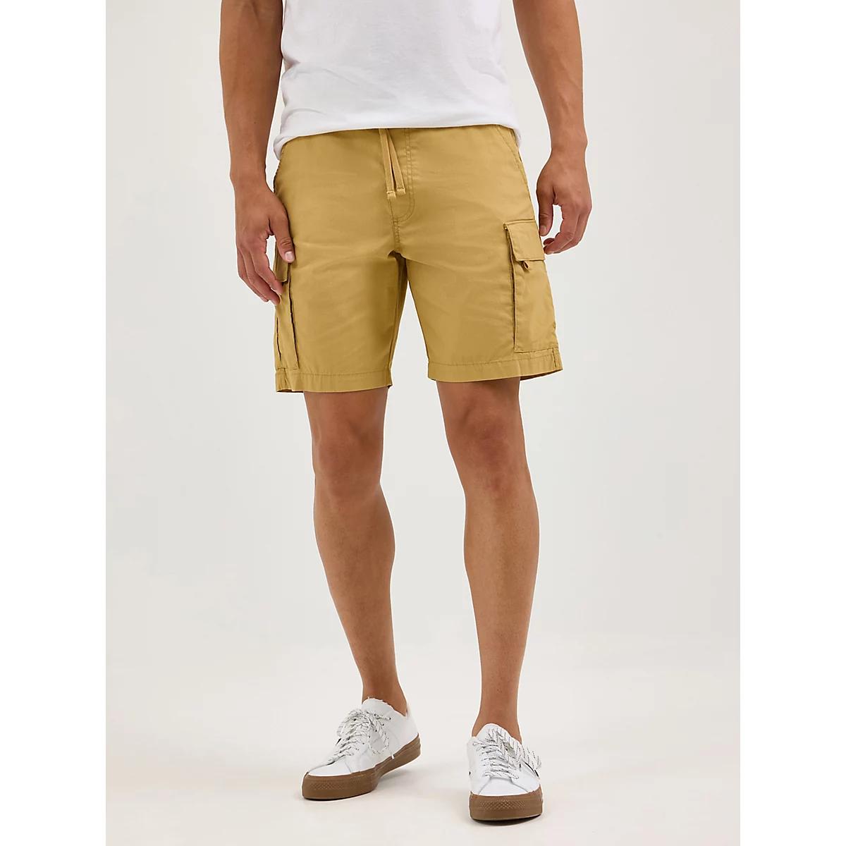 Men's Cargo Pull On Short in Prairie Sand Product Image