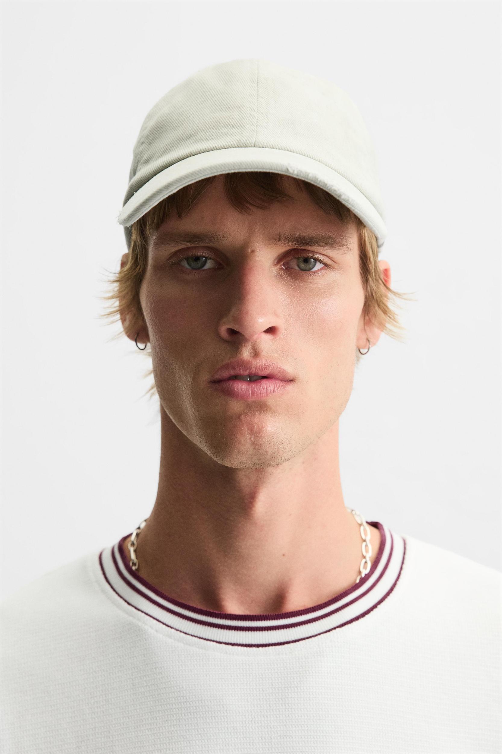 RETRO FOOTBALL STRUCTURE T-SHIRT Product Image