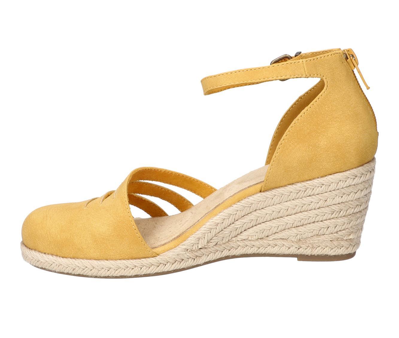 Women's Easy Street Daytona Wedges Product Image