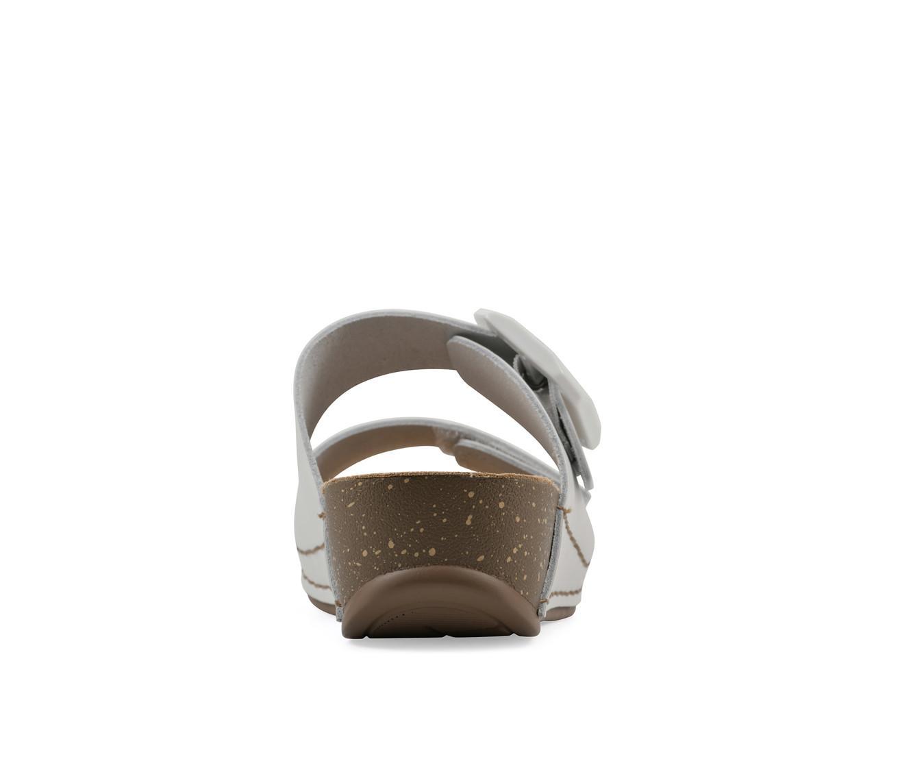 Women's White Mountain Fearful Footbed Sandals Product Image